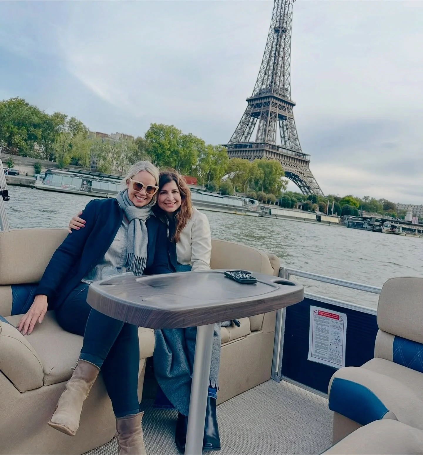 Paris, Oui! 🥂 Checking out the oh-so-chic Cheval Blanc @chevalblancparis , famous Hemingway Bar at @ritzparis , quintessential café @lafontainedemars and a River Seine boat cruise. Anna Wintour sighting during Paris Fashion Week=the piece de