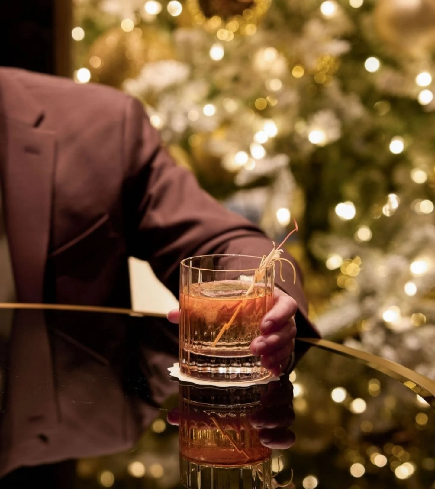 Let the festivities begin!🥂 Hotels+Resorts Collection by @signaturetravelnetwork and @hinckleyyachts are off the printers this week, just in time for Saint Nick! 🎅 

Stay tuned for sneak peeks! 

#repost 📷 @waldorfnyc | Featured in Hotels+Resorts 