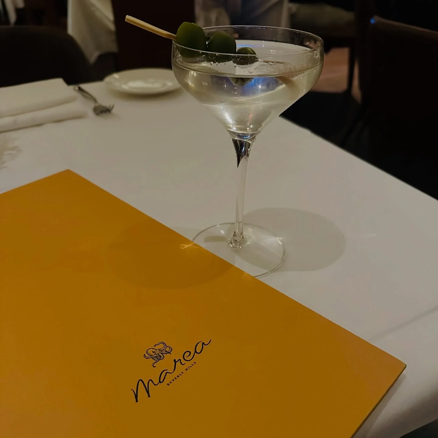 Feeling all the festive vibes @stregisaspen especially during the opening night of @marearestaurants - Aspen&rsquo;s buzzworthy new addition. Cheers! 🥂 

#aspendining #aspenrestaurants #aspen #aspenco