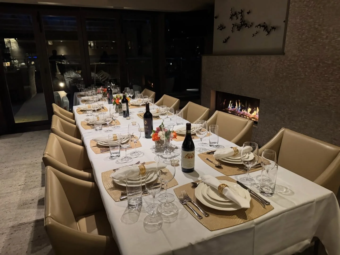 About Thursday night: Fabulous French-inspired eve celebrating cycling, travel, wine, and all things Duvine at @dancingbearaspen and hosted by @duvine 🥂Thank you @duvineandy and @juliabpirrung Provence, we&rsquo;re comin&rsquo; for ya next! 🚴 

#du