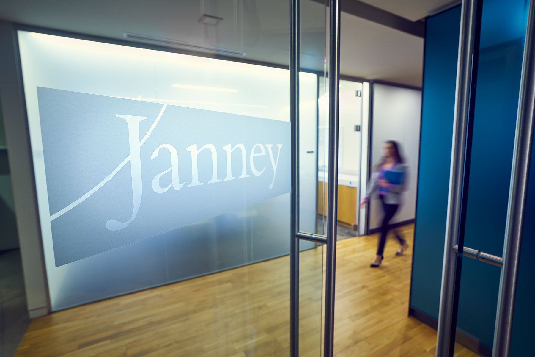 Getting Back to Work : Photography of Office Spaces, Corporate Lifestyle & Portraits.