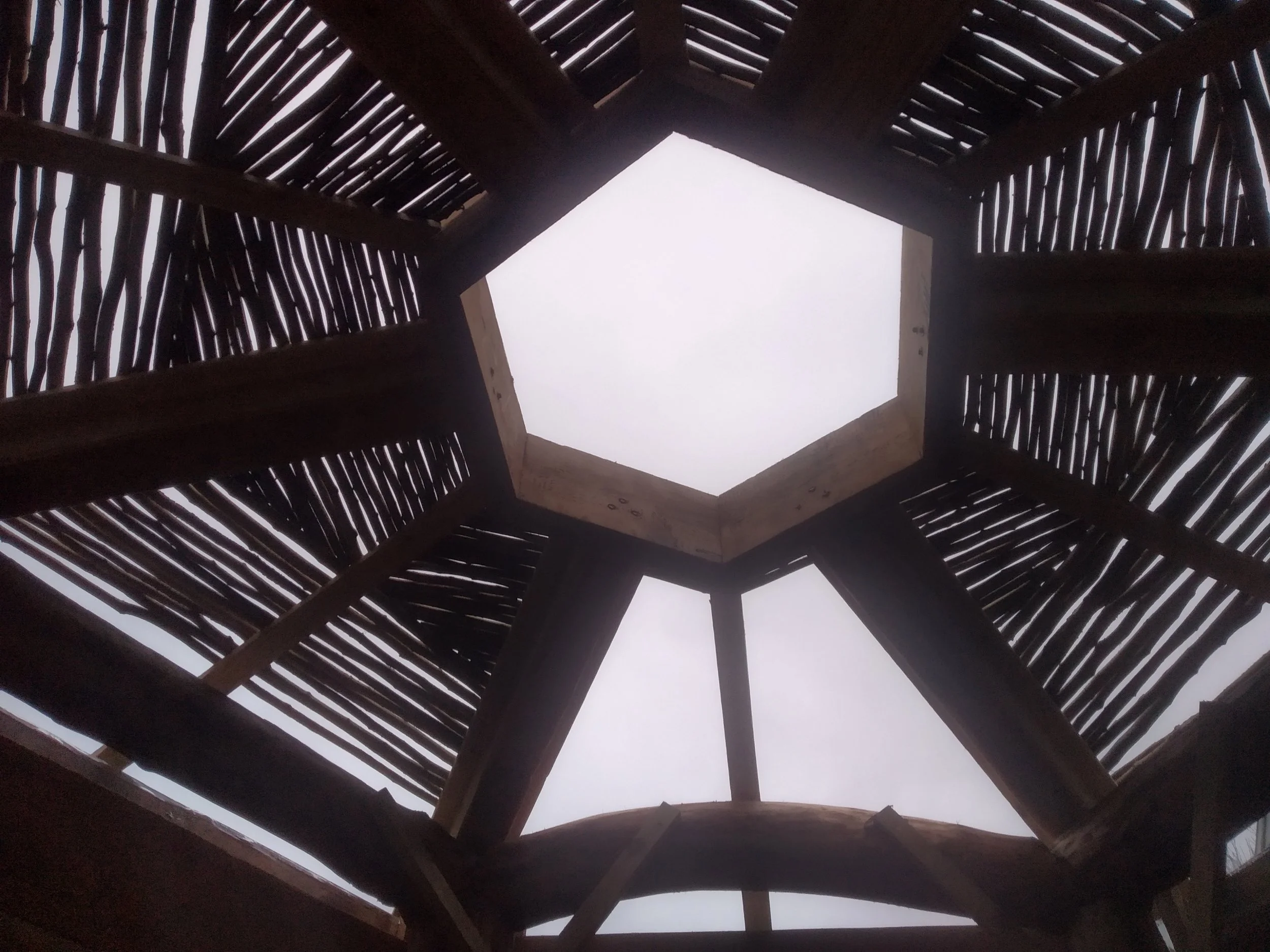 Roundhouse sauna roof sticks