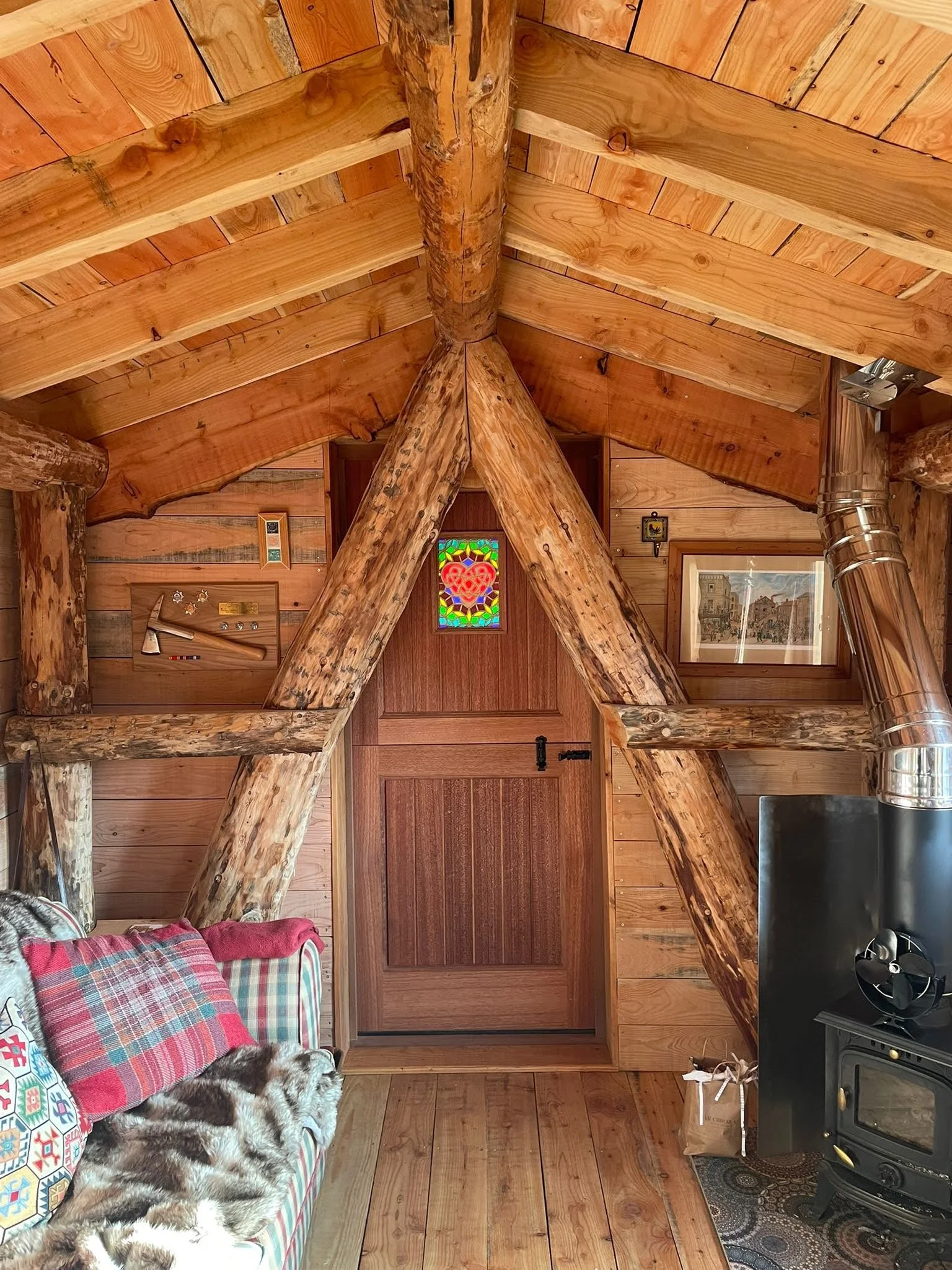 Cruck Frame Stow Cabin