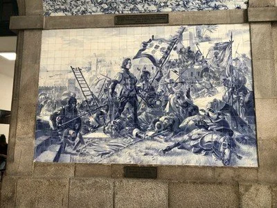 PortoCampaniaTrainStationAzulejo.jpeg