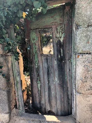 CasteloRodrigoDilapidatedDoor.jpeg