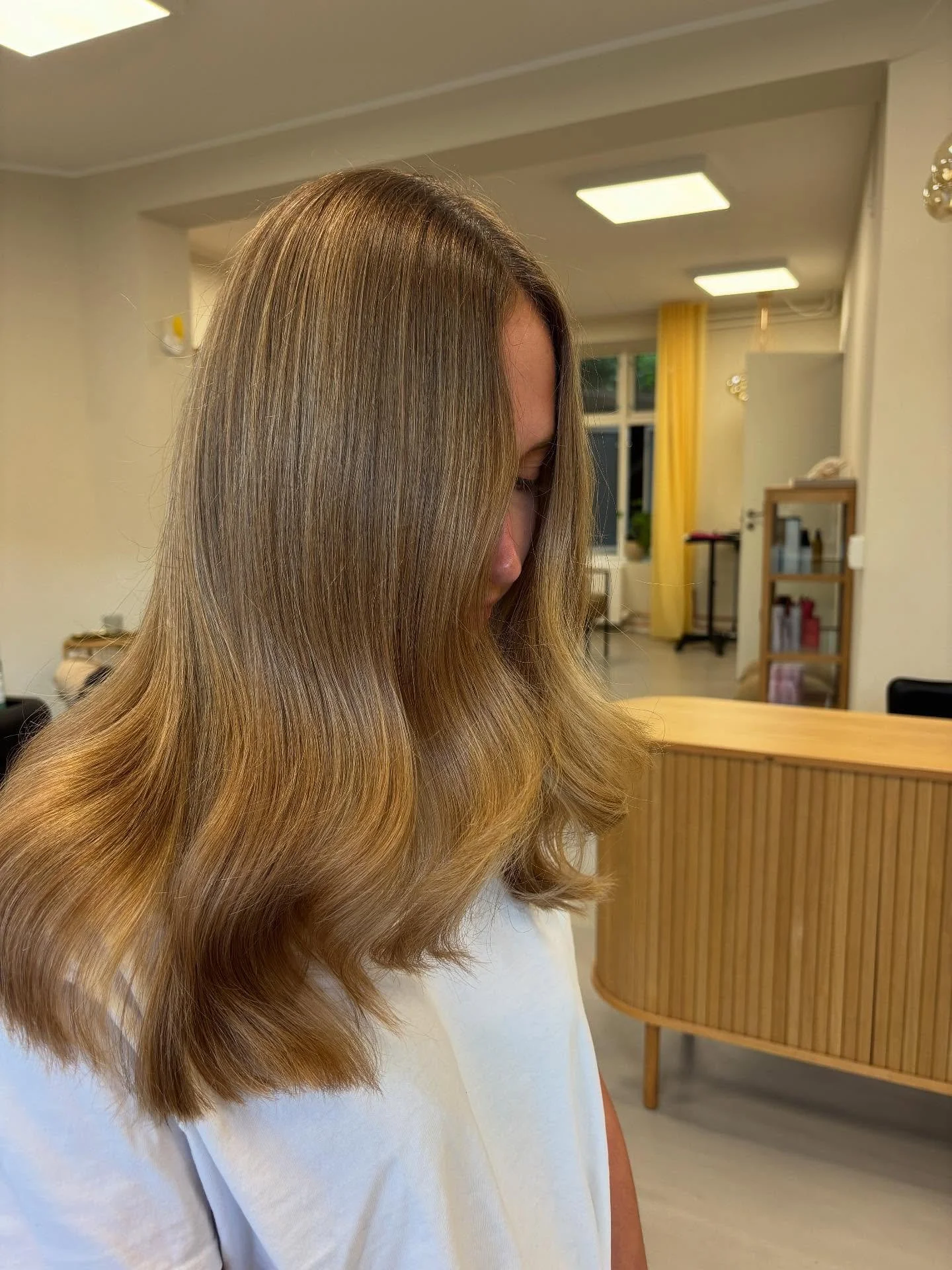 Golden bronde balayage 💫
#balayage #frisørfrederiksberg #frisørkøbenhavn #copenhagen #haircopenhagen #salonhairstyle #longhairgoals