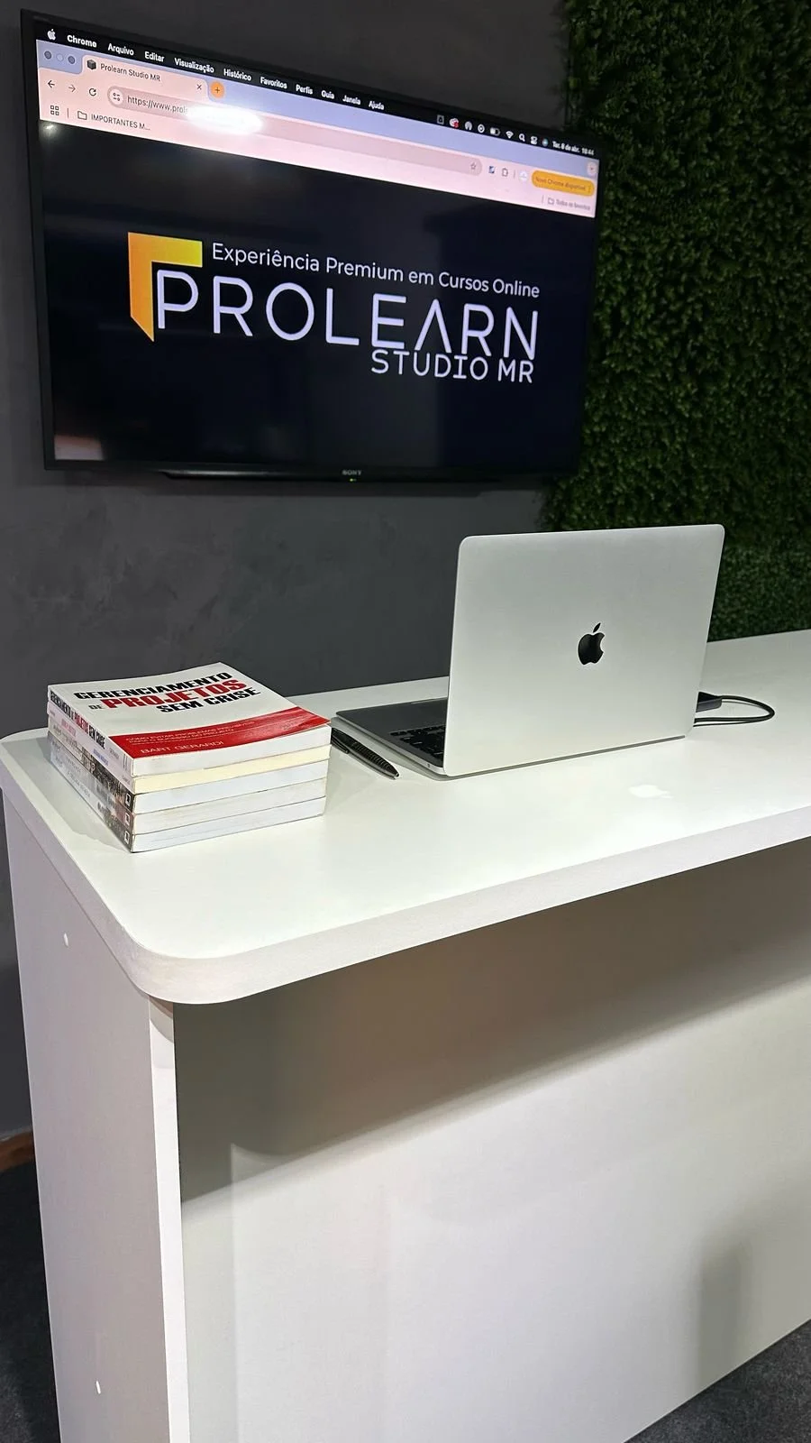 No ProLearn Studio MR, oferecemos serviços de gravação de cursos online de alta qualidade em diversas áreas, como cursos da área jurídica, marketing digital, nutrição e produção de podcasts.