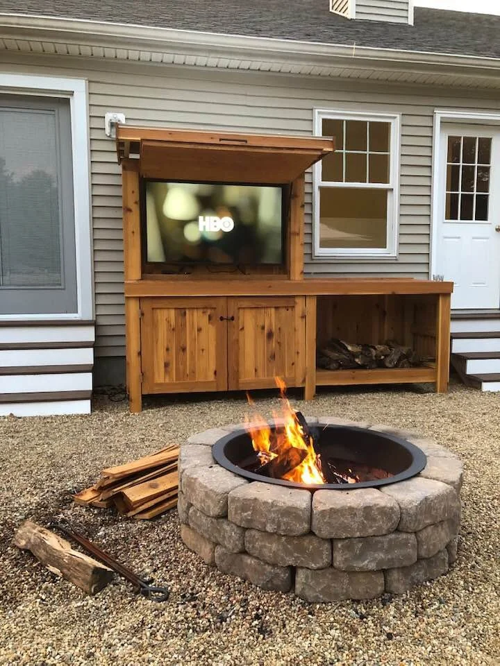 Outside Entertainment.jpg