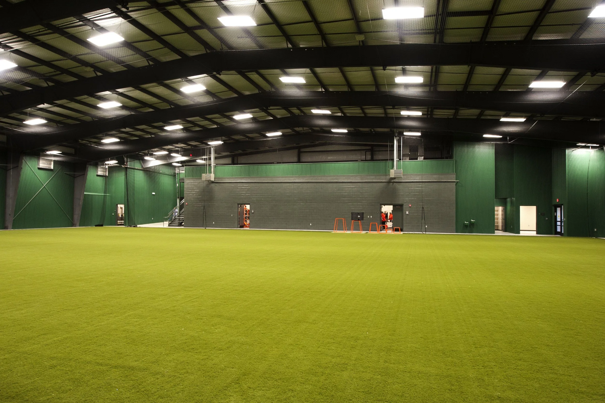 cowley-college-hafner-training-center-indoor-batting-cage-turf-arkansas-city-PEMB.jpg