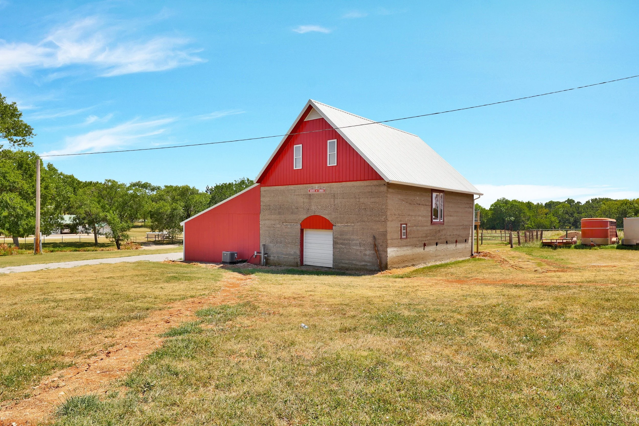 historic-barn-home-renovation-kansas-exterior