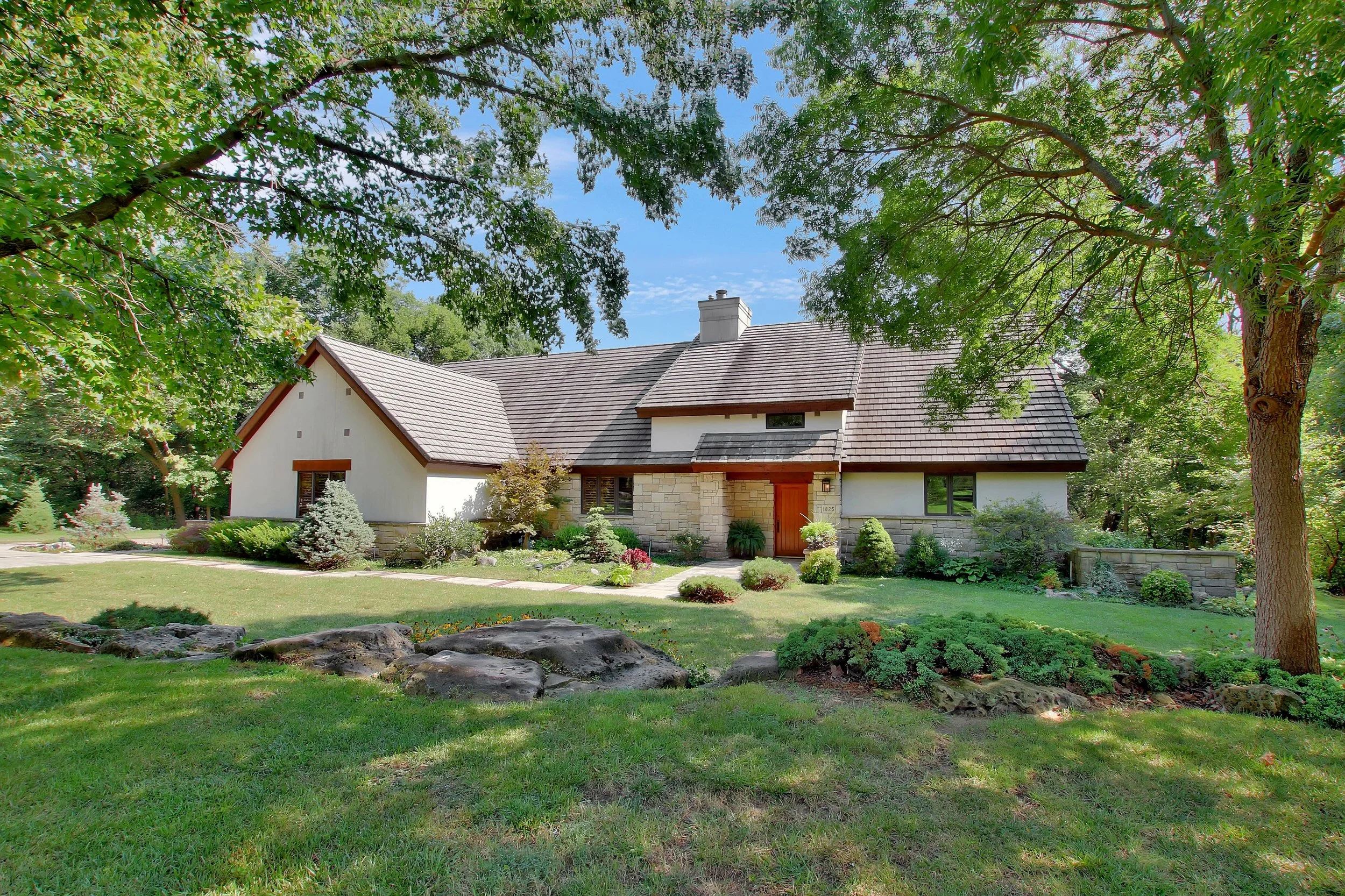 WINFIELD CLIFFSIDE HOME
