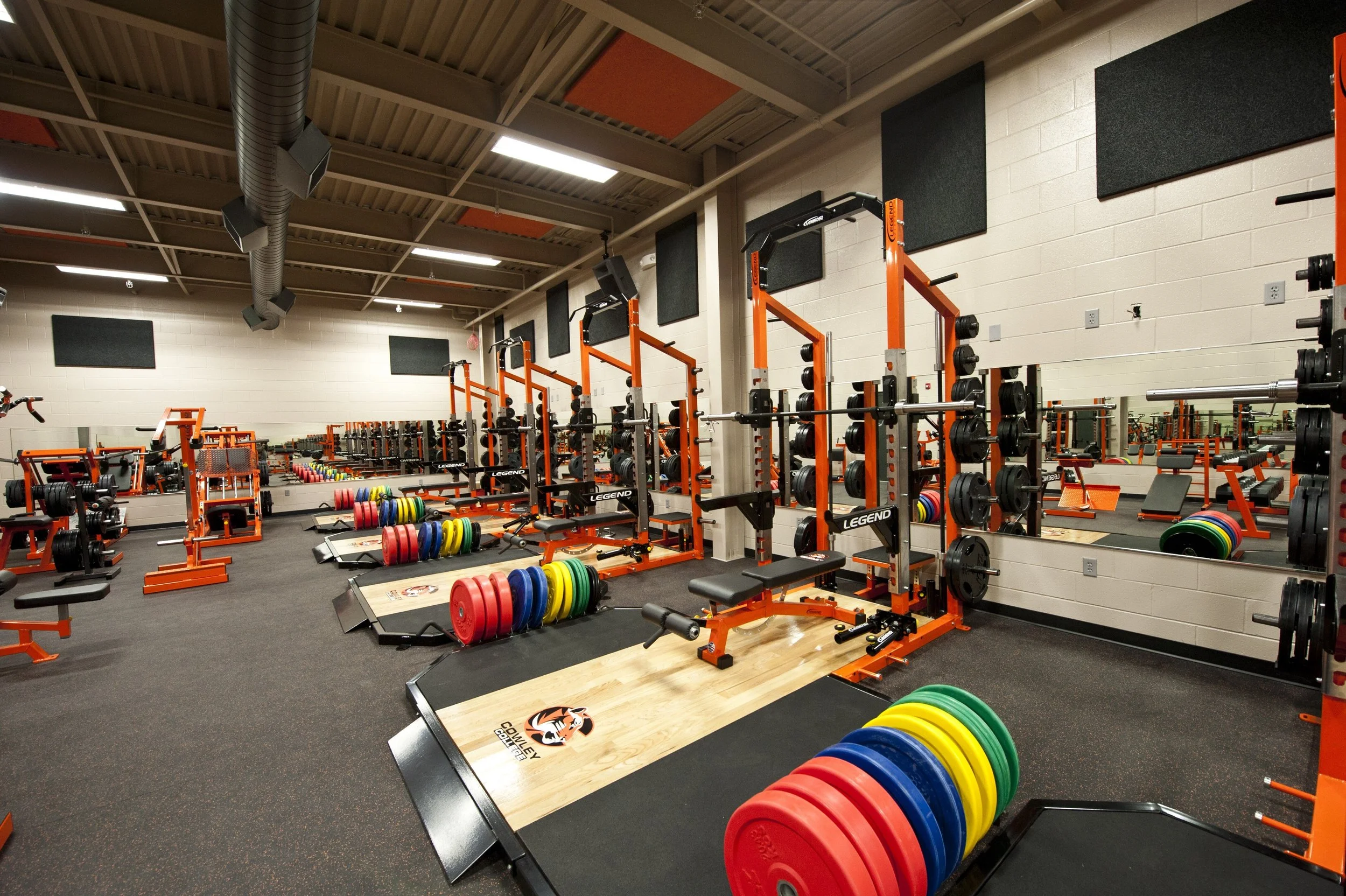 cowley-college-hafner-training-center-weight-room-arkansas-city-PEMB.jpg