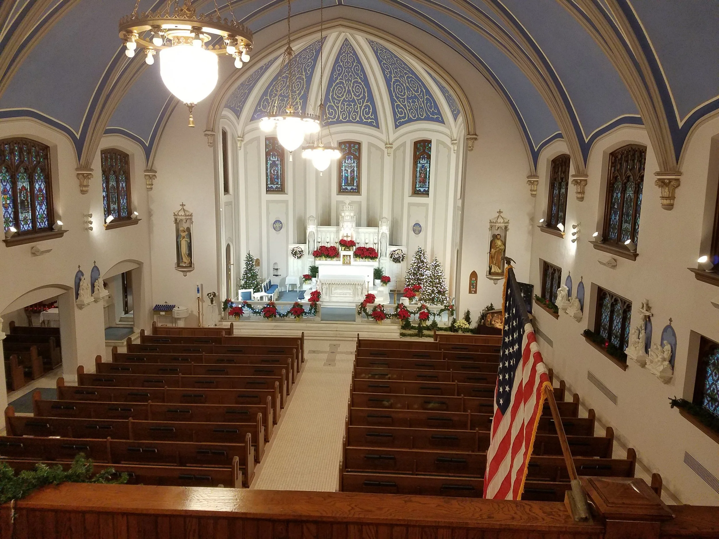 nave-christmas-interior-renovation-holy-name-catholic-church