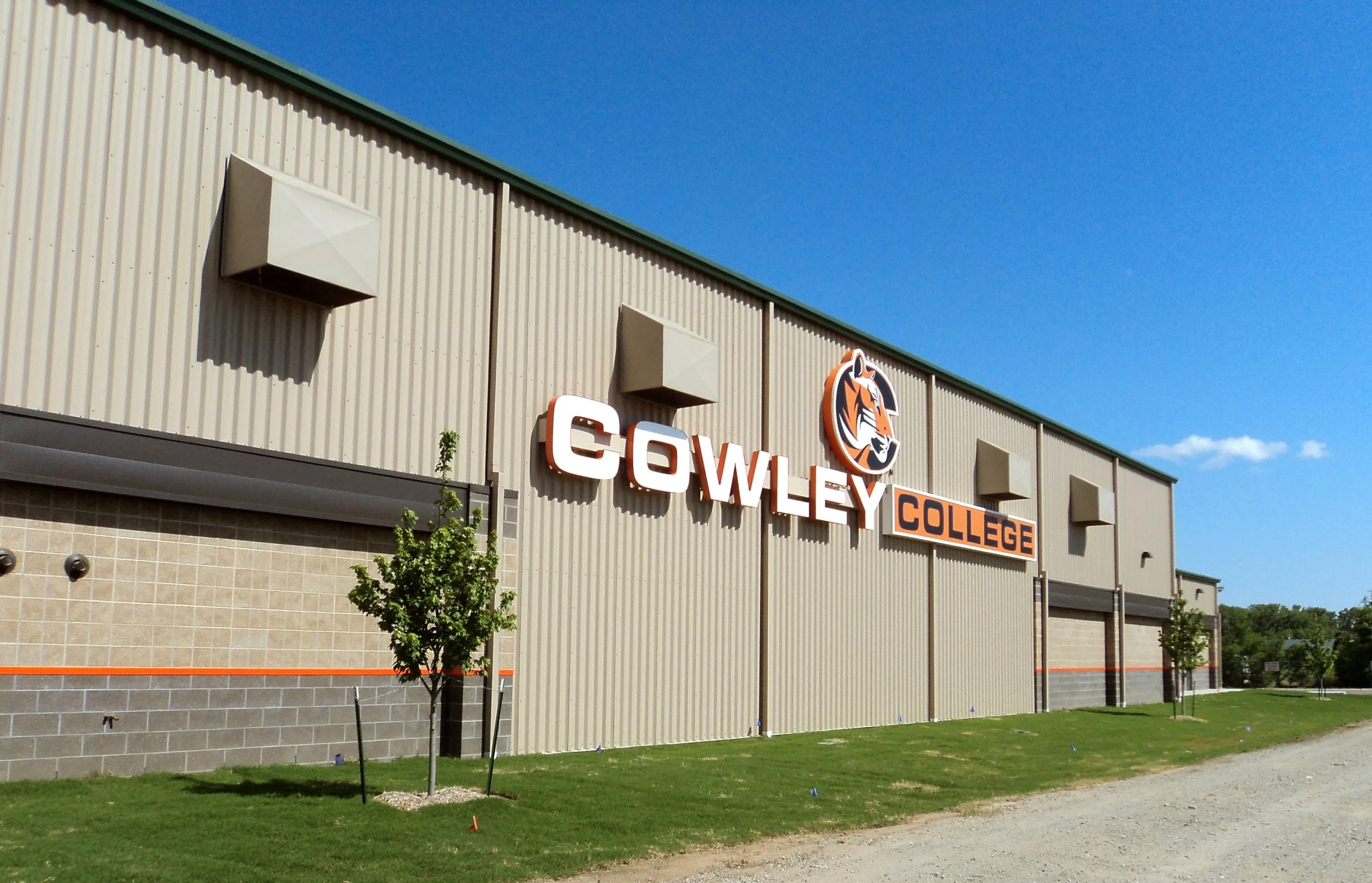 cowley-college-hafner-training-center-PEMB-Arkansas-City-Kansas.JPG