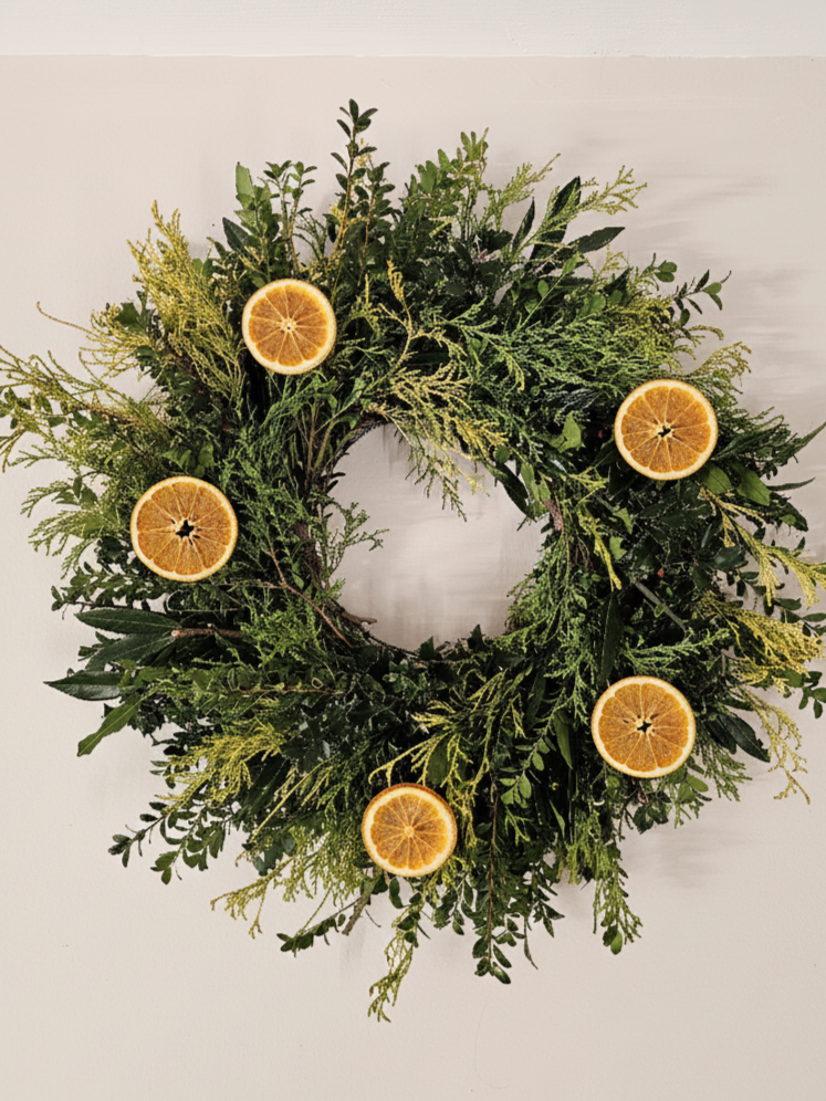 Wreath+with+dried+citrus.png