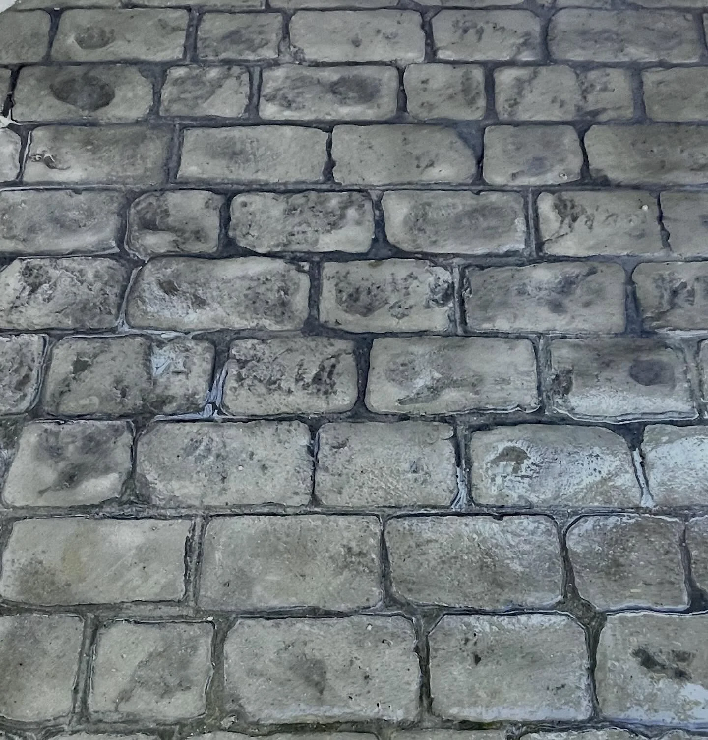 Just your daily dose of stamped concrete inspo. 
PROS: More cost effective than pavers&hellip; Plenty of colors and styles to choose&hellip; No weeds. Can&rsquo;t go wrong. 

#cobblestone #stampedconcrete #stamped #masonry #njmasonry #southjerseymaso