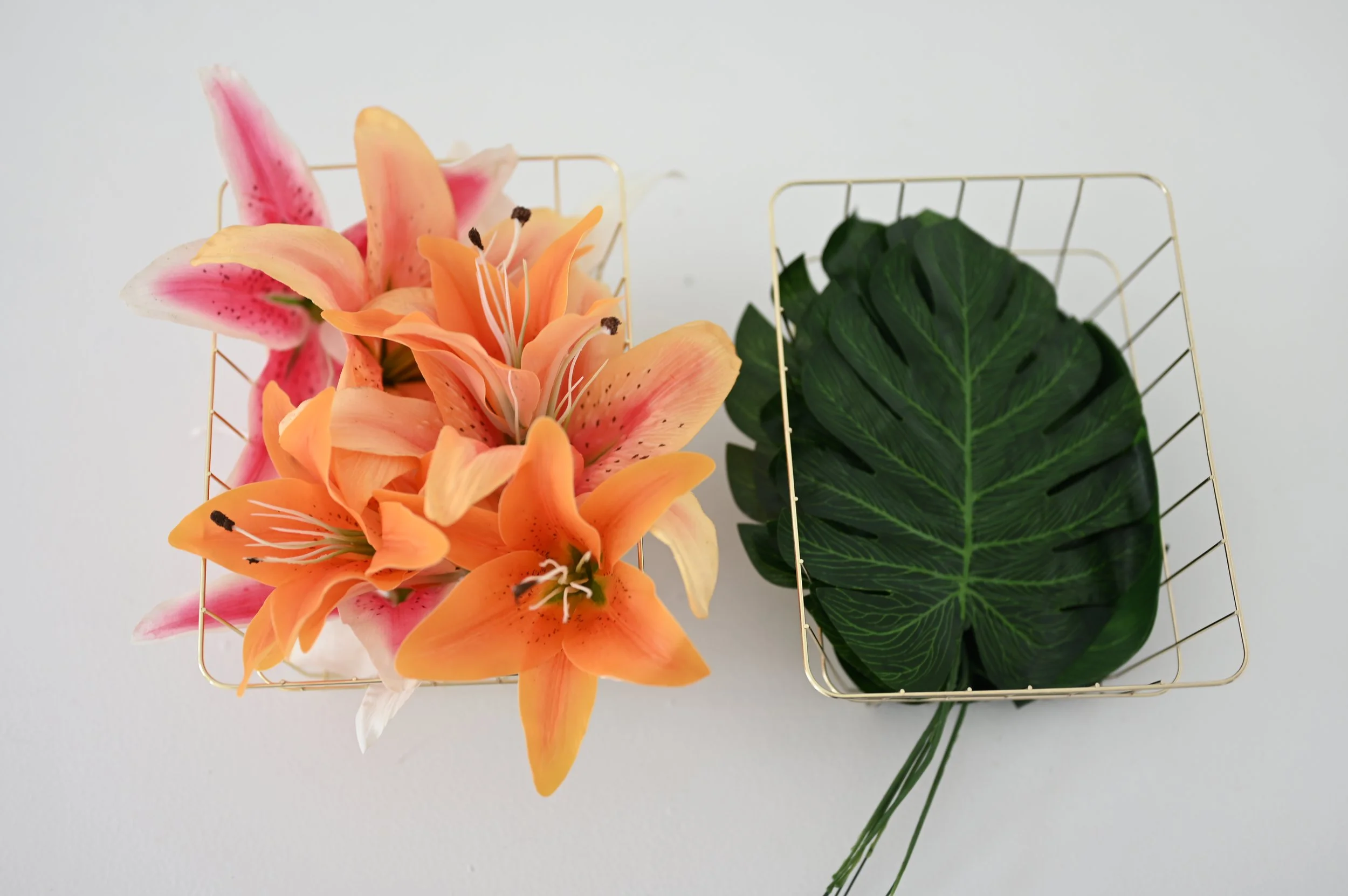 Lily & Tropical Greenery 