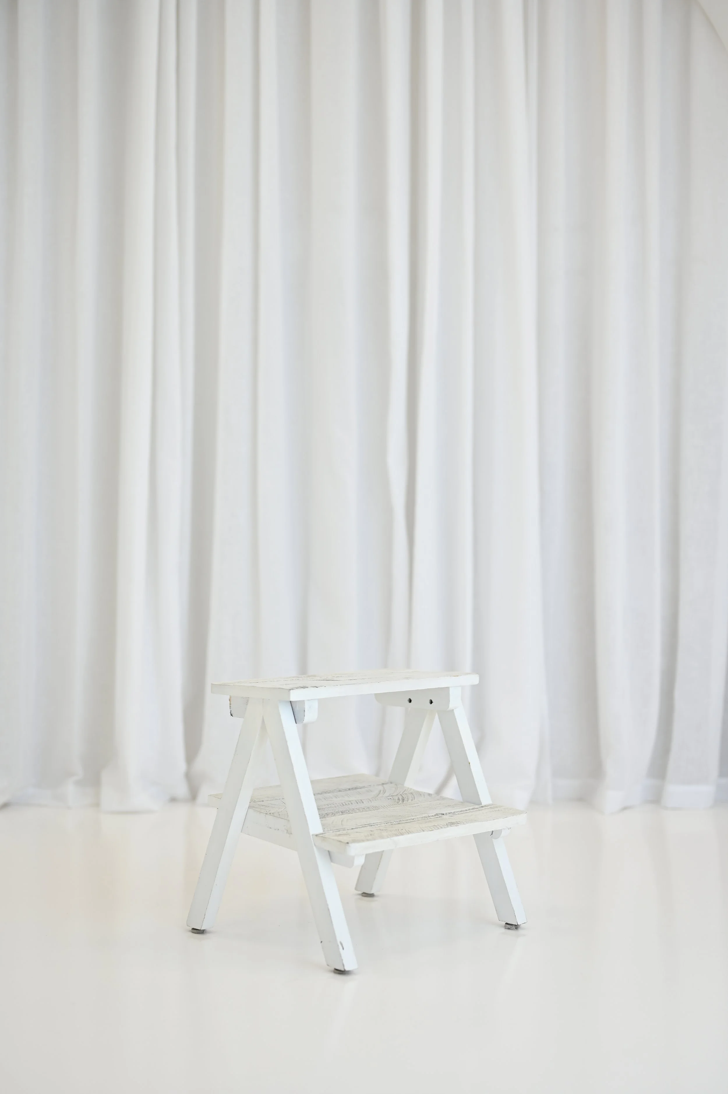 White Vintage Step Stool