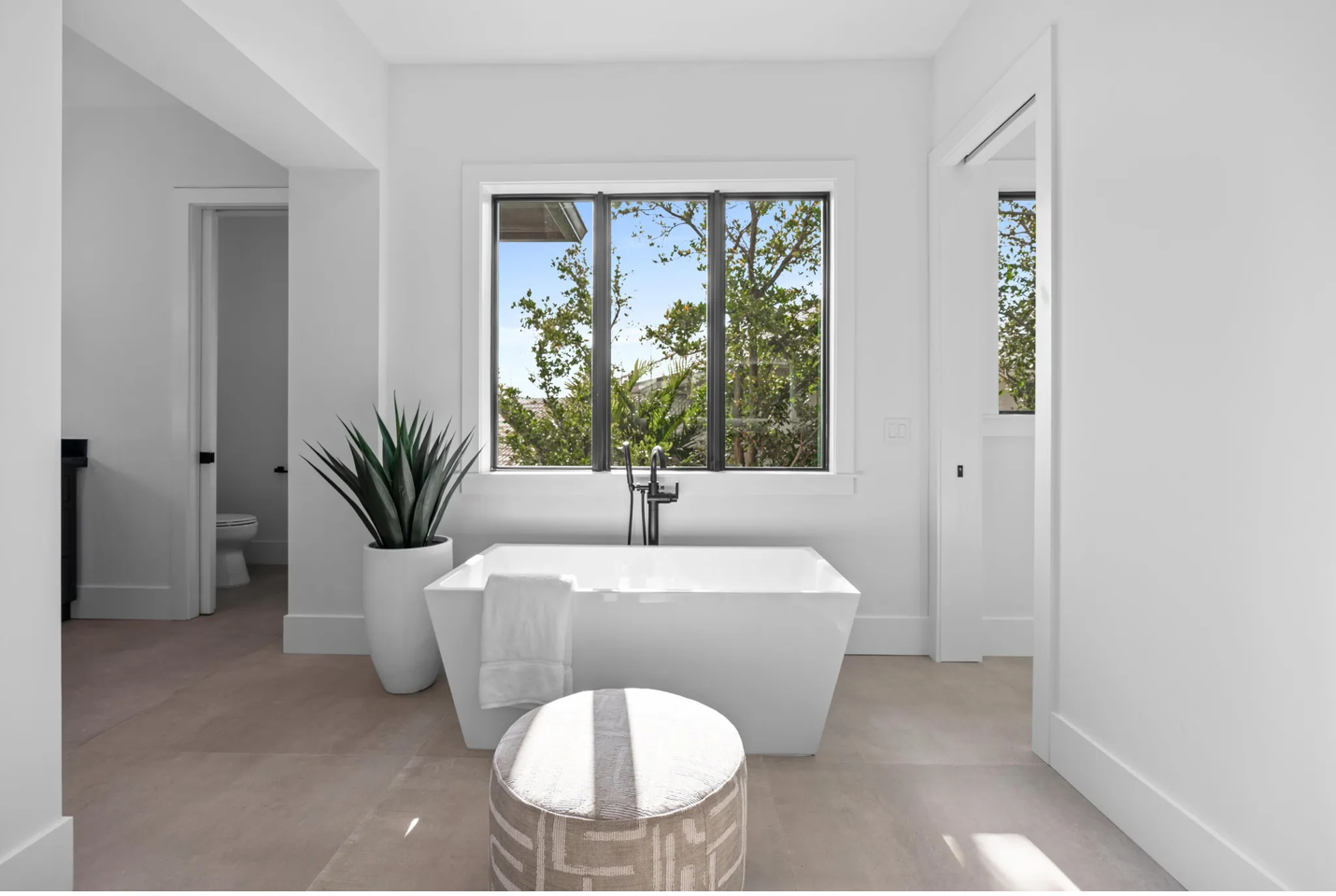 Spacious bathroom_Nodal Structures.png