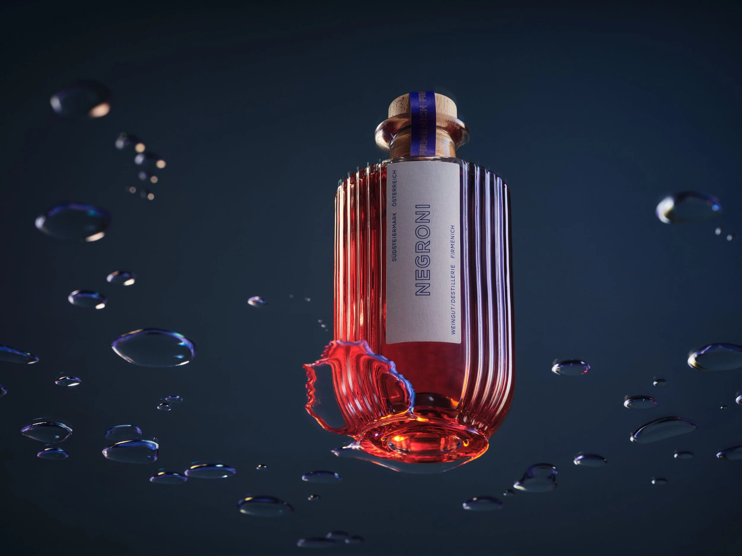 Eine Flasche Wein mit rot-weißem Flaschenhals und eine Negroni-Label, umgeben von Wassertröpfchen gegen einen dunklen Hintergrund.