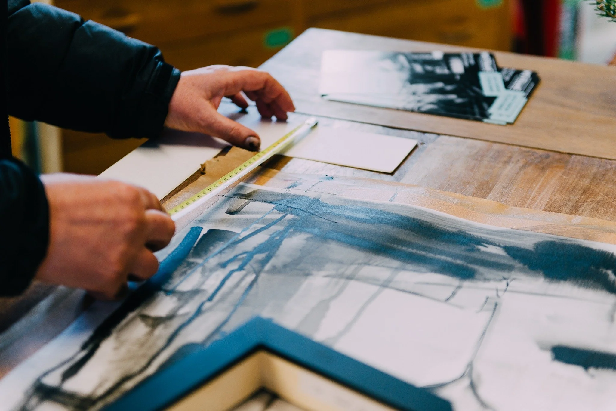Getting the frame right for each piece means measuring down to the tiniest detail&mdash;it&rsquo;s the kind of care that makes a piece look flawless. Even the space between the artwork and the frame can completely change how a painting feels.

@wefra