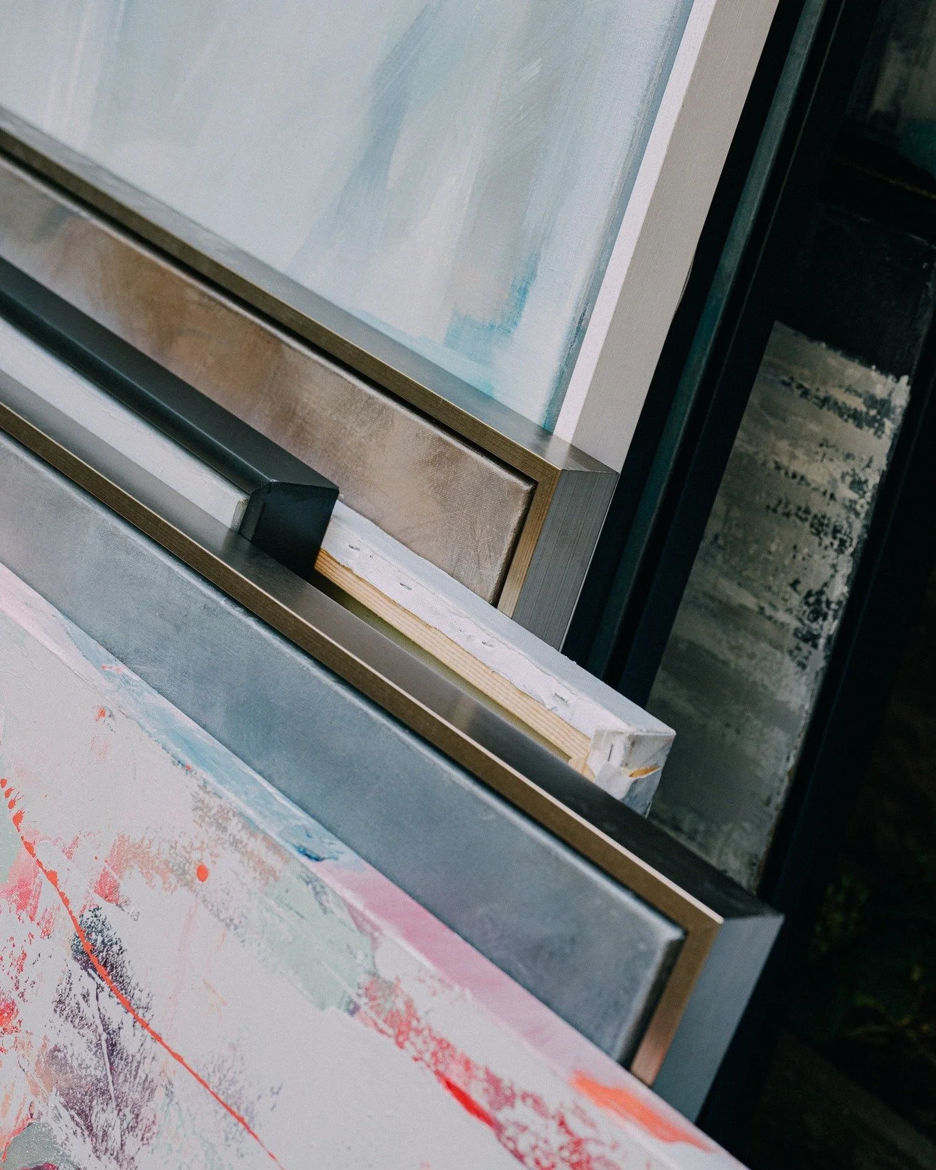 This is what exhibition prep looks like!

Don't forget I&rsquo;m part of The Quinta, Overton&rsquo;s Art Show this Wednesday, 25th June, 2&ndash;8pm! 

Come see my latest works in person and mingle with fellow art lovers 👩&zwj;🎨 

Let me know if yo