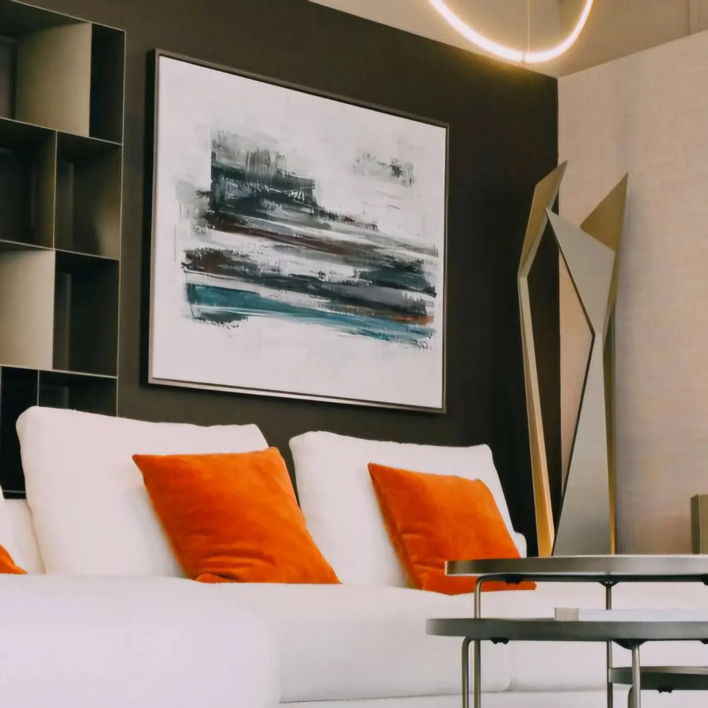 ✨️It's been a little while since I've posted my artwork - I've been busy behind the scenes working with @chattelschester and @e2artgallery to source and create fabulous artworks that perfectly compliment their stunning designer furniture.

It's amazi