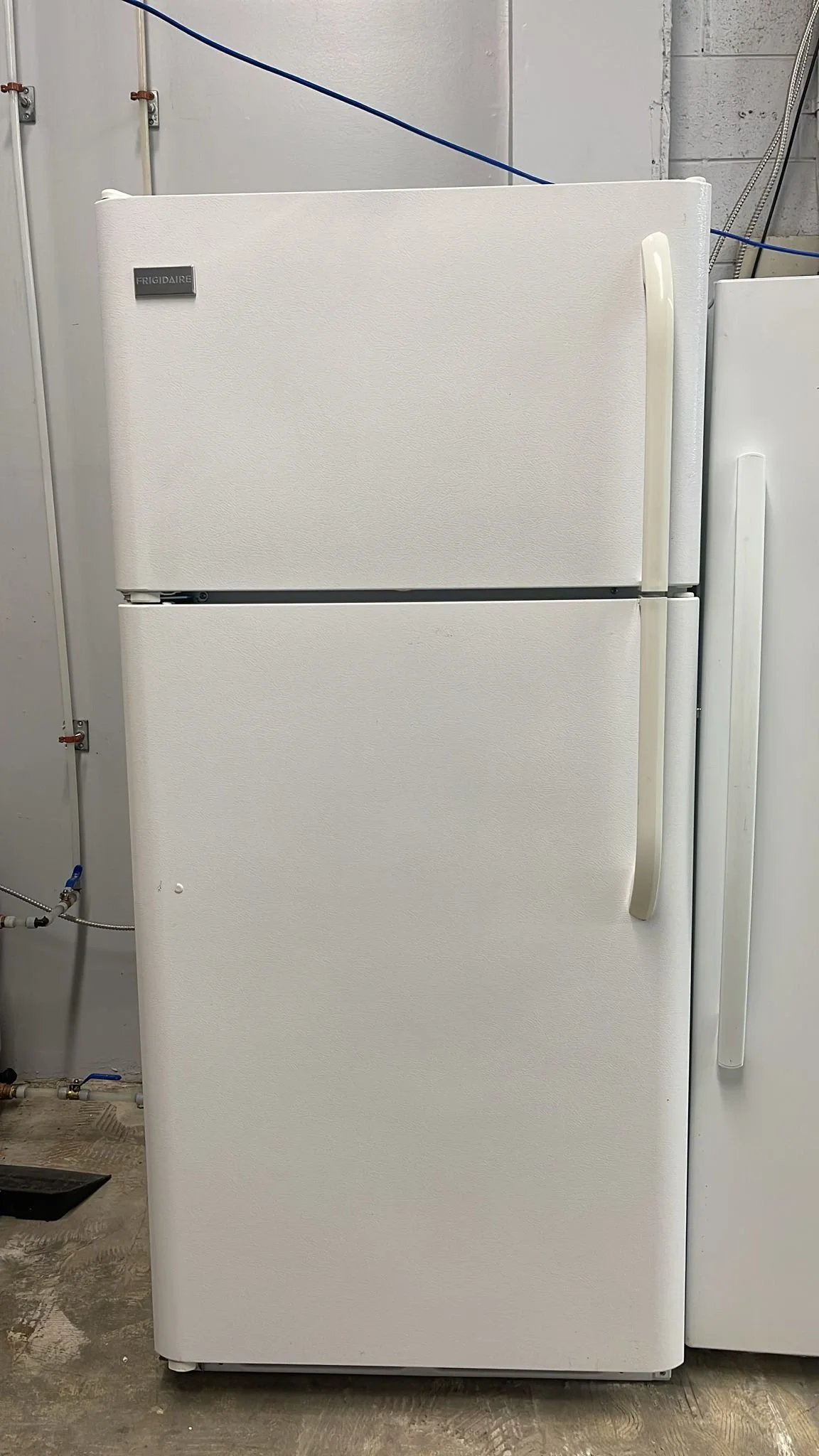 Used Refrigerator white Top freezer 30"  Frigidaire FFHT1814LW