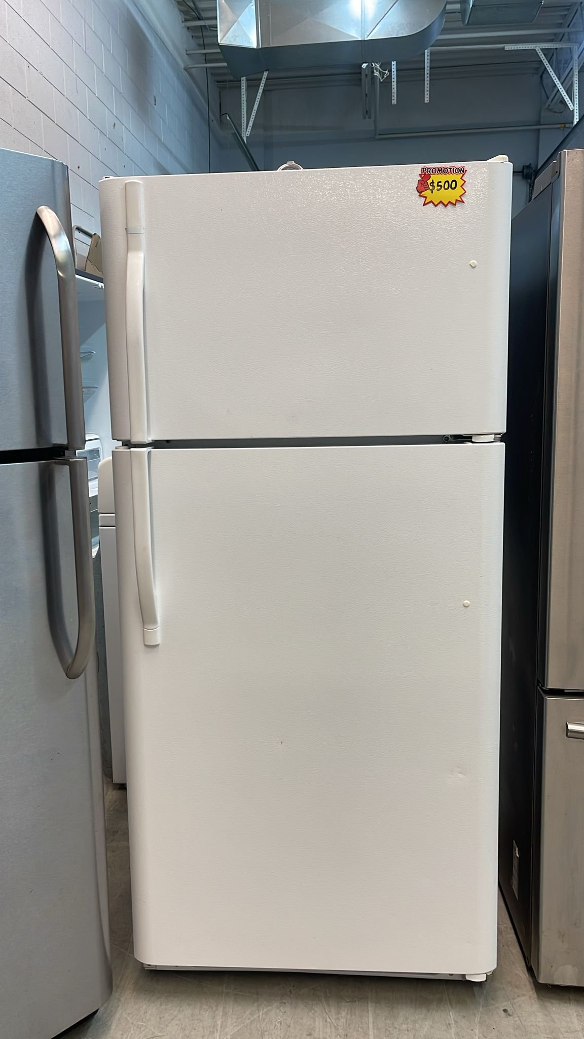 Used Refrigerator white Top freezer 30"  Kenmore 970.65842T