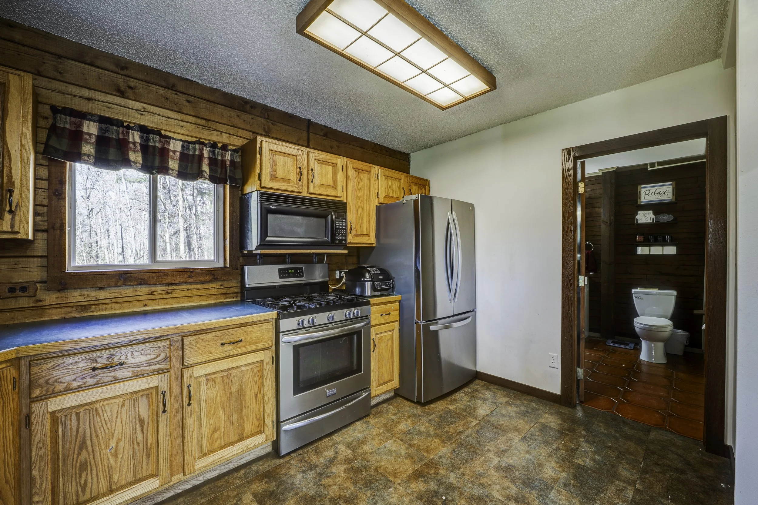 PANA1584_85_86_87_88_89_90Interior.jpg