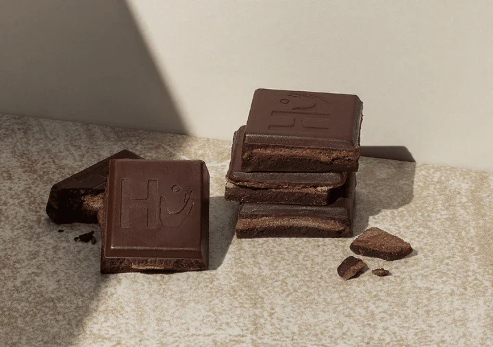 hazelnut-butter-chocolate-bar-hu-546351_720x.webp