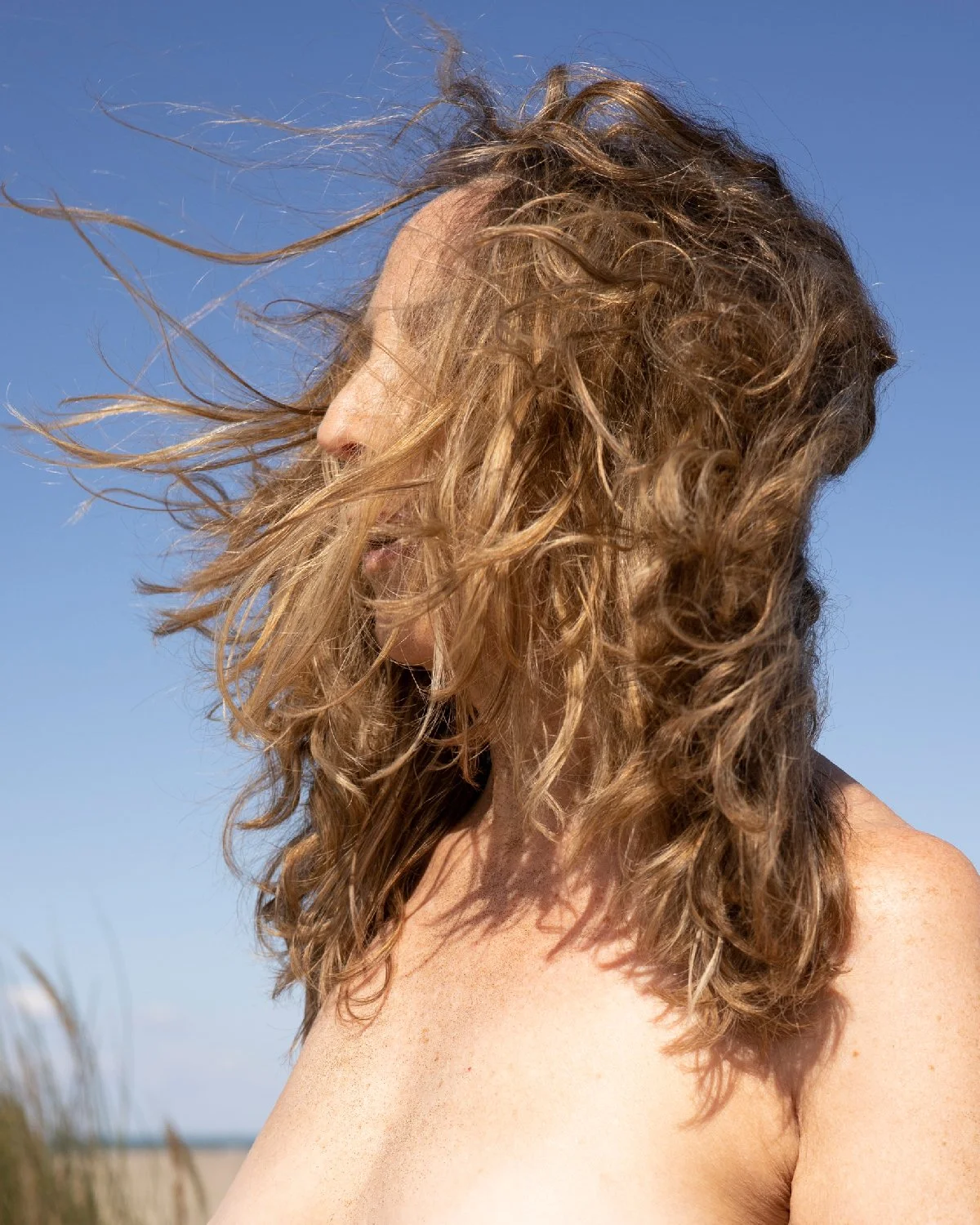 portrait avec le vent