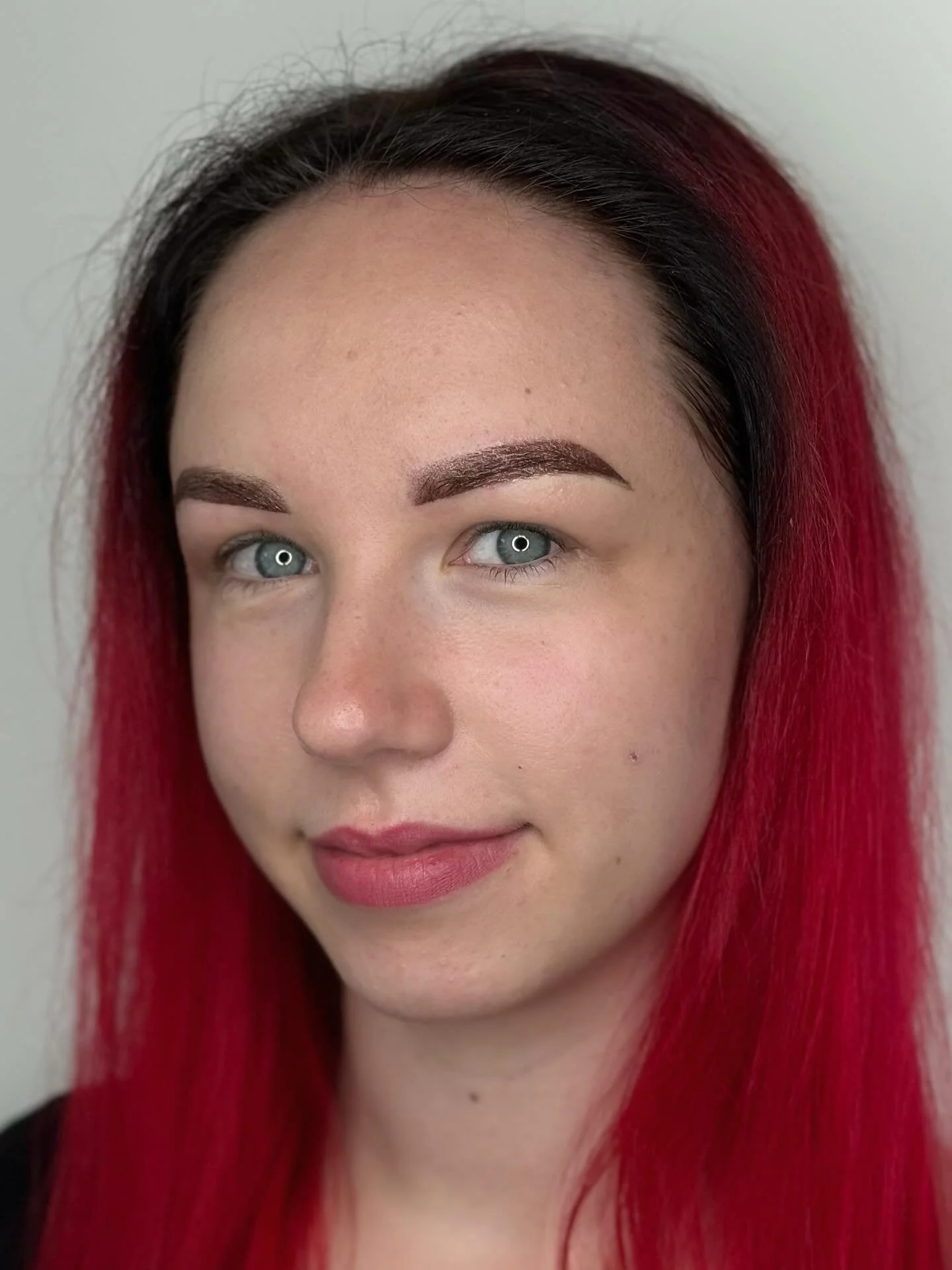 S&uuml;&szlig;e Maus mit neuen Augenbrauen. 😍 #powderbrows 

Swipe nach links f&uuml;r das Vorher 🙌🏼 

Buche dir deinen Termin ganz einfach &uuml;ber den &bdquo;jetzt buchen&ldquo; Button 🧚

#passau #augenbrauen #pmu #powderbrows #permanetmakeup 