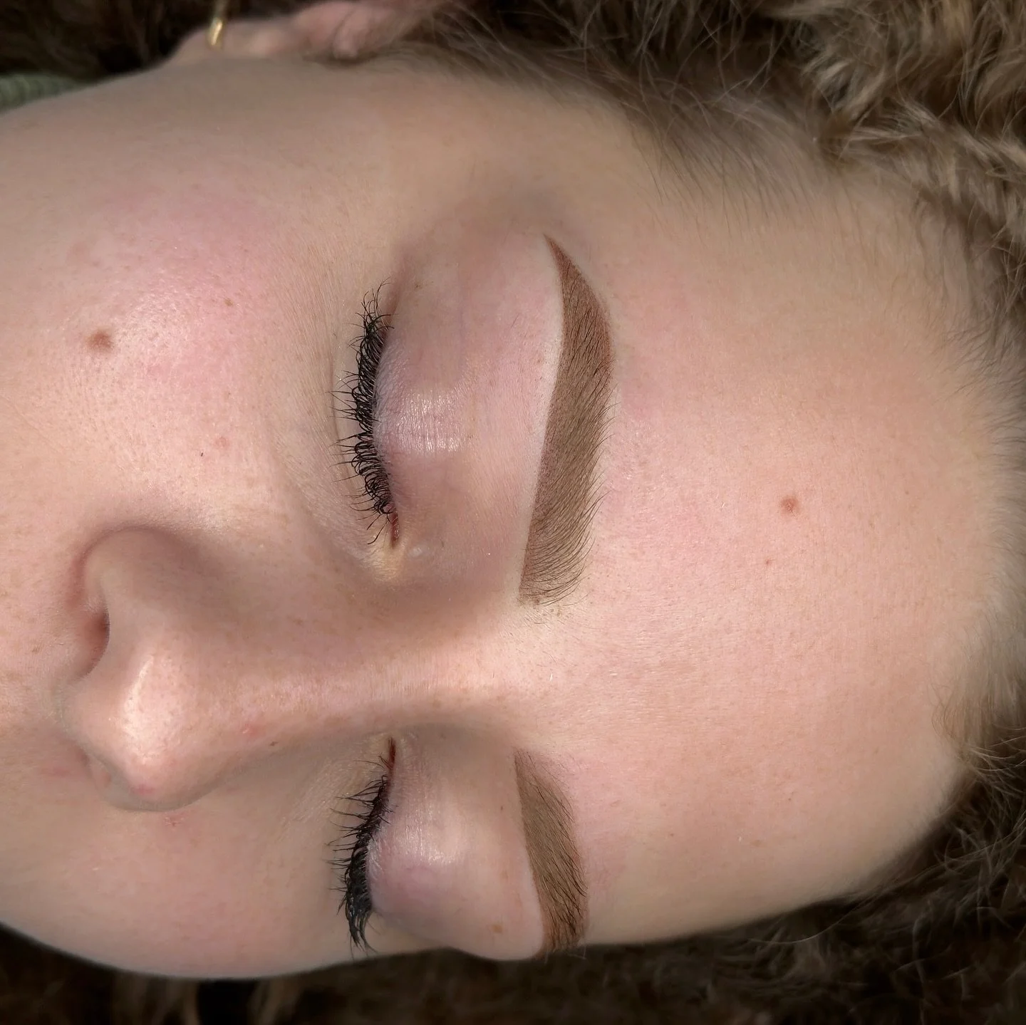 Powder Brows Love 😍🧡 

Need new brows? 🫶🏼 ganz einfach Termin sichern &uuml;ber den &bdquo;jetzt buchen&ldquo; Button auf unserem Instagram Profil 🧚&zwj;♂️

#passau #kosmetik #beauty #brows #augenbrauen #pmu #permanentmakeup #kosmetikstudio