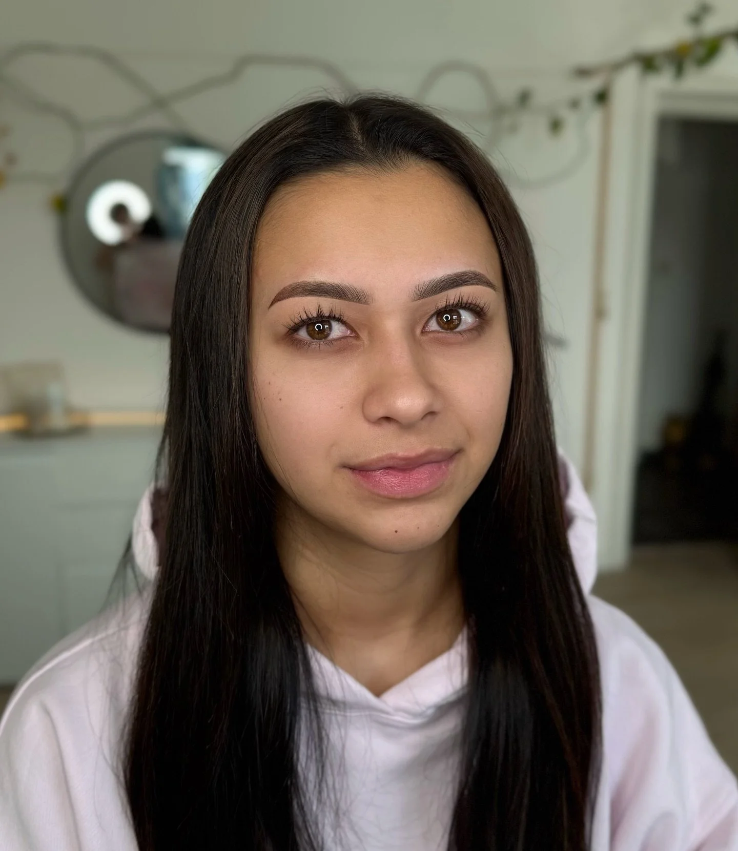 Beautiful eyebrows for a beautiful girl 😍✨ Frisch gestochene #powderbrows 🤍 

Wie gef&auml;llt euch das Ergebnis? ☺️ 

#passau #augenbrauen #powderbrows #permanentmakeup