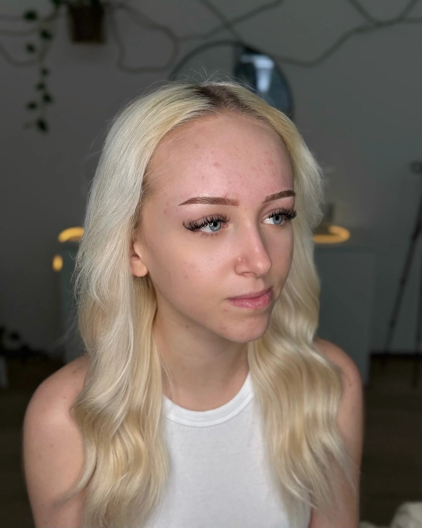 NEW BROWS 😍 #powderbrows 

Swipe nach links f&uuml;r das Vorher ✨ 

Termine &uuml;ber den &bdquo;Jetzt buchen&ldquo; Button auf unserem Instagram Profil 🫶🏼 

#passau #powderbrows #augenbrauen #permanentmakeup