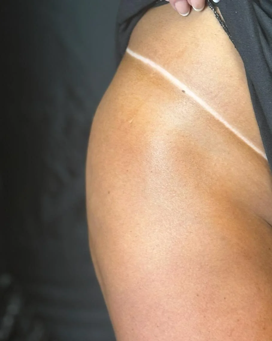 Everything&rsquo;s better with a tan! 

#spraytan #theglowcoatx #libertyhilltx