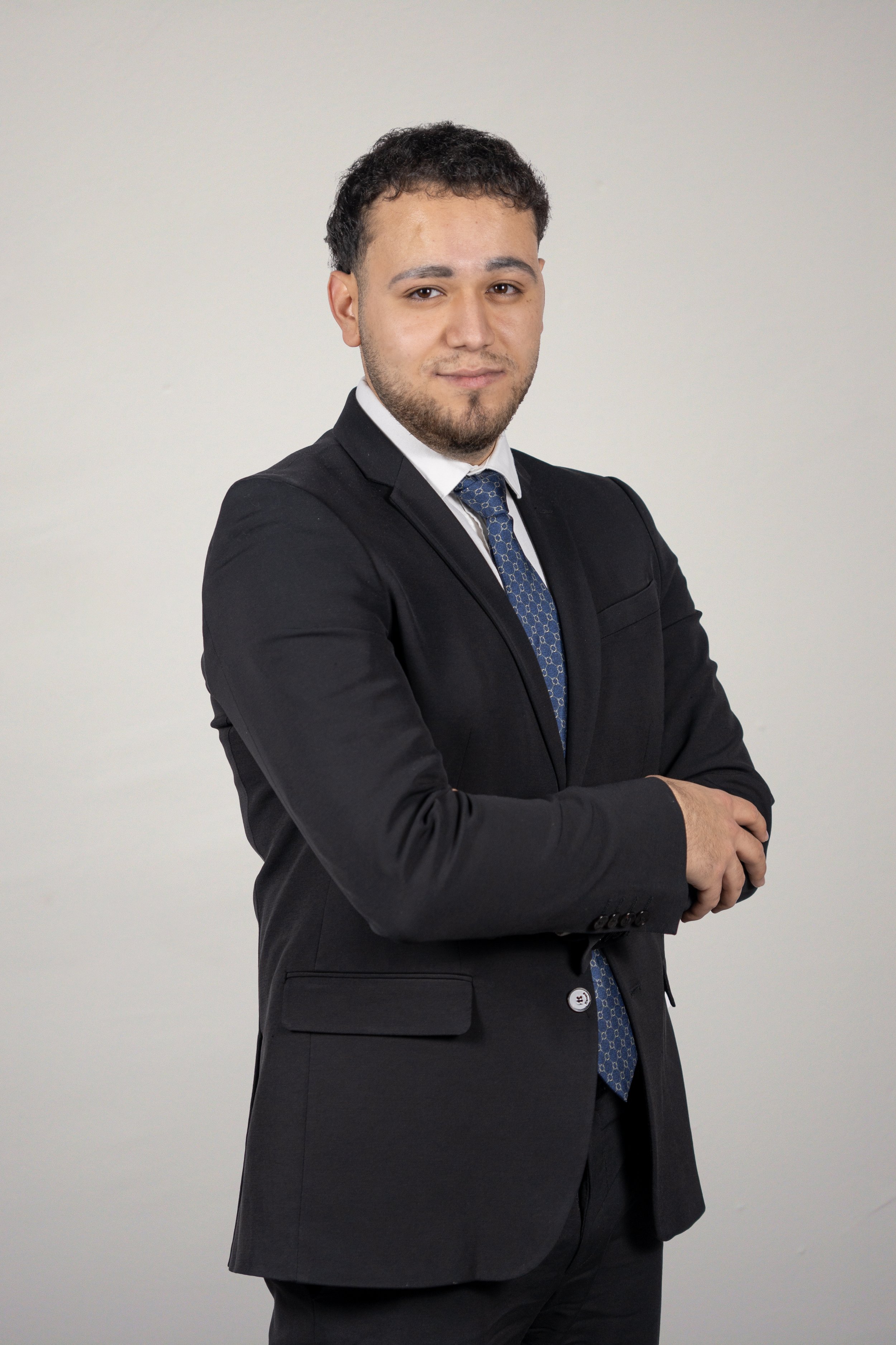 Jamal_POSE C_Dcha (1).jpg