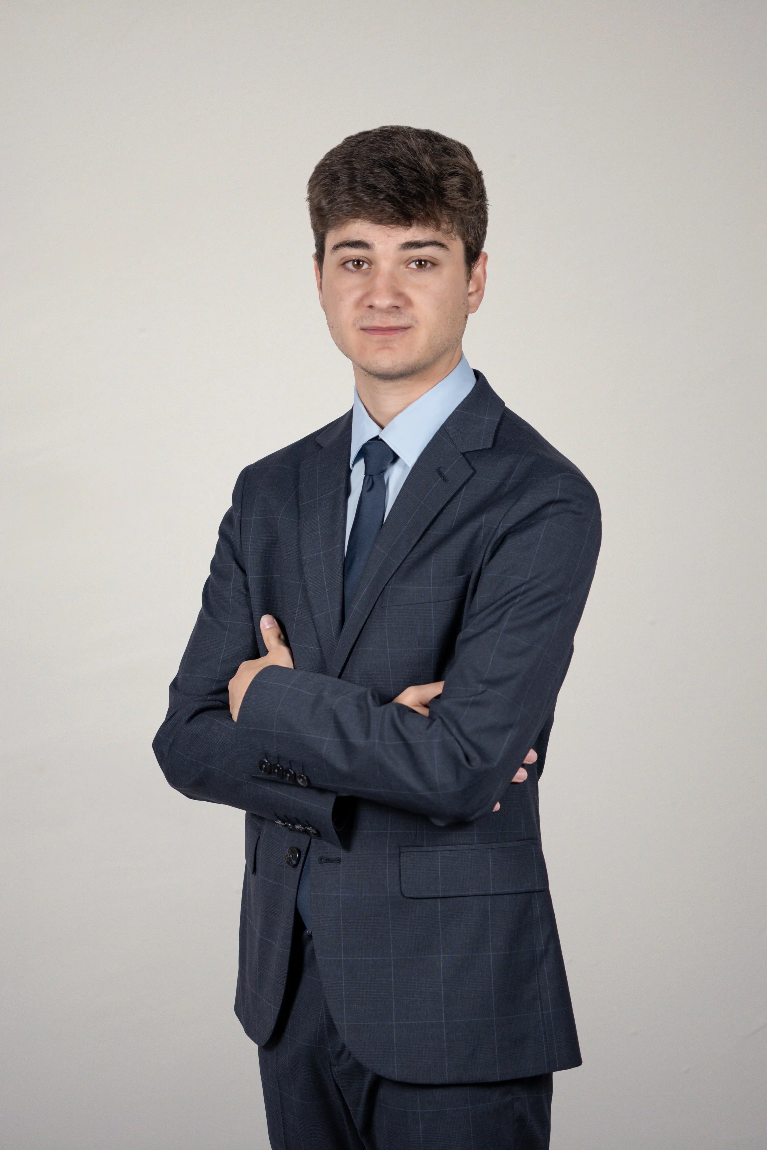 DanielPetrón_POSE C_Izq.jpg