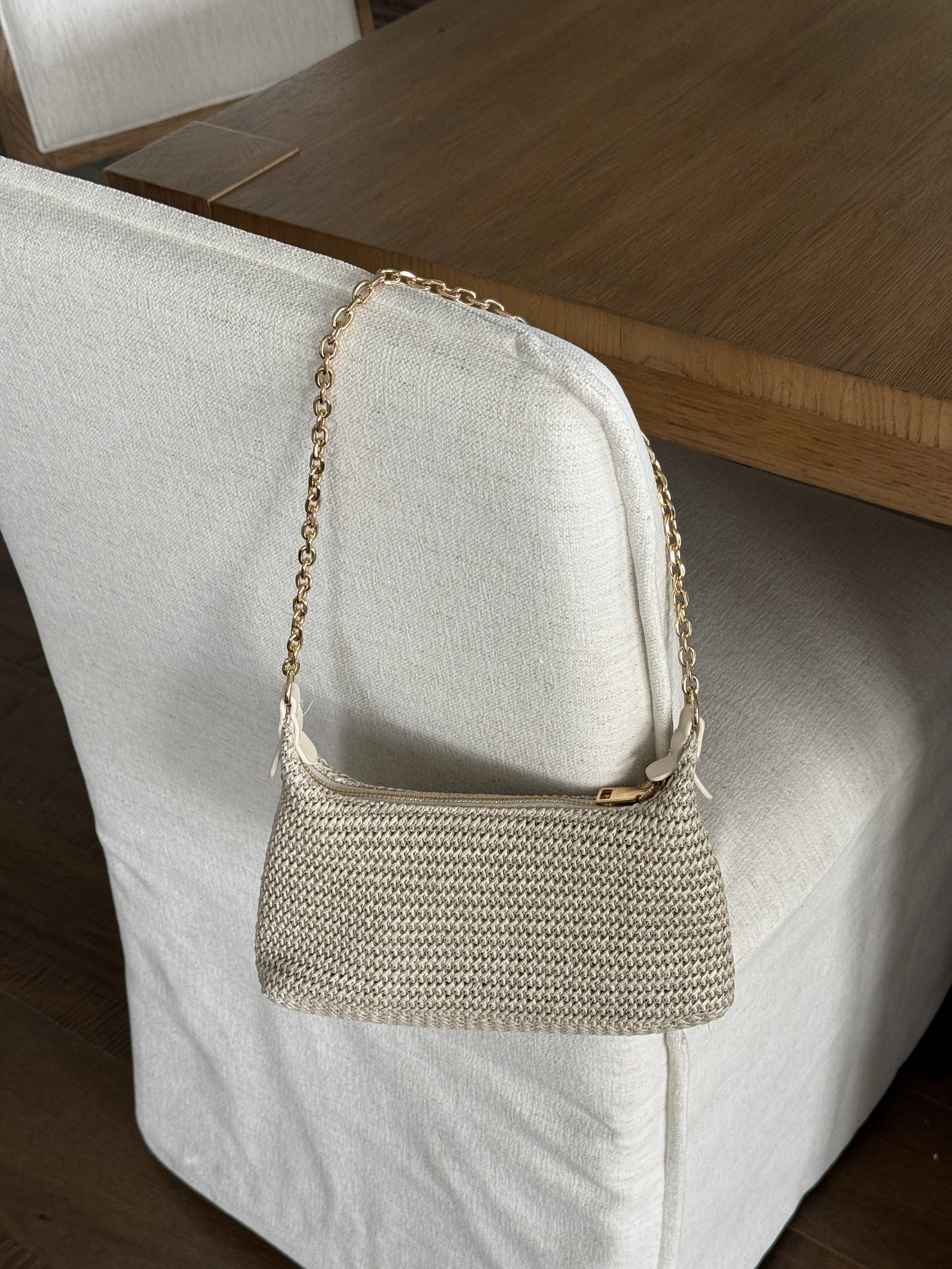 A Summer Vacation Purse That Goes with Everything