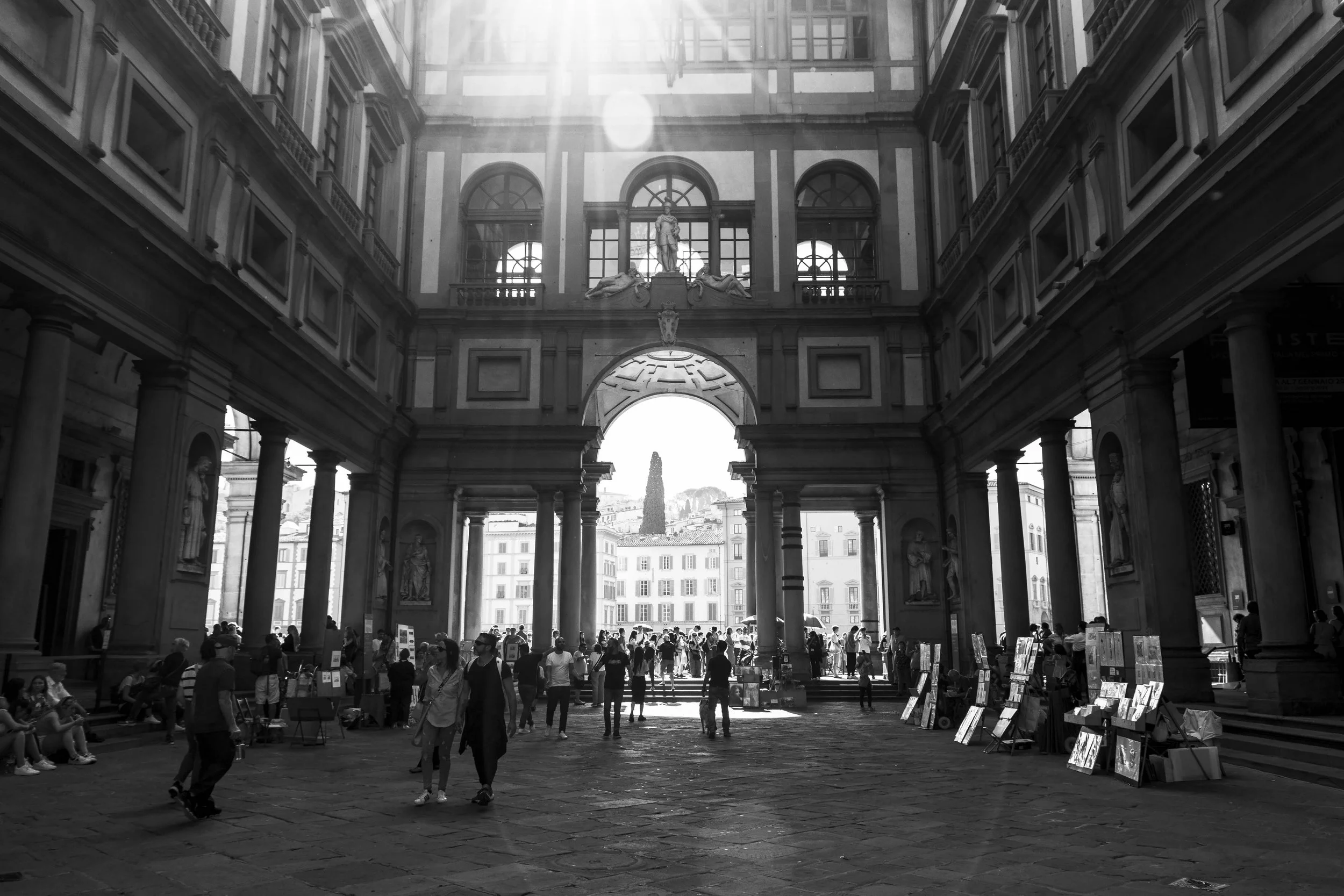 Outside Ufizzi 2.jpg