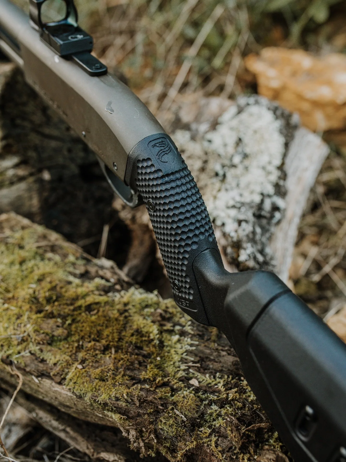 Switching it up for a product shoot for @zillahmakes 

@zillahmakes creates one-of-a-kind, precision-machined firearm upgrades built for performance and durability. Designed and manufactured 100% in the USA, they are committed to crafting high-qualit