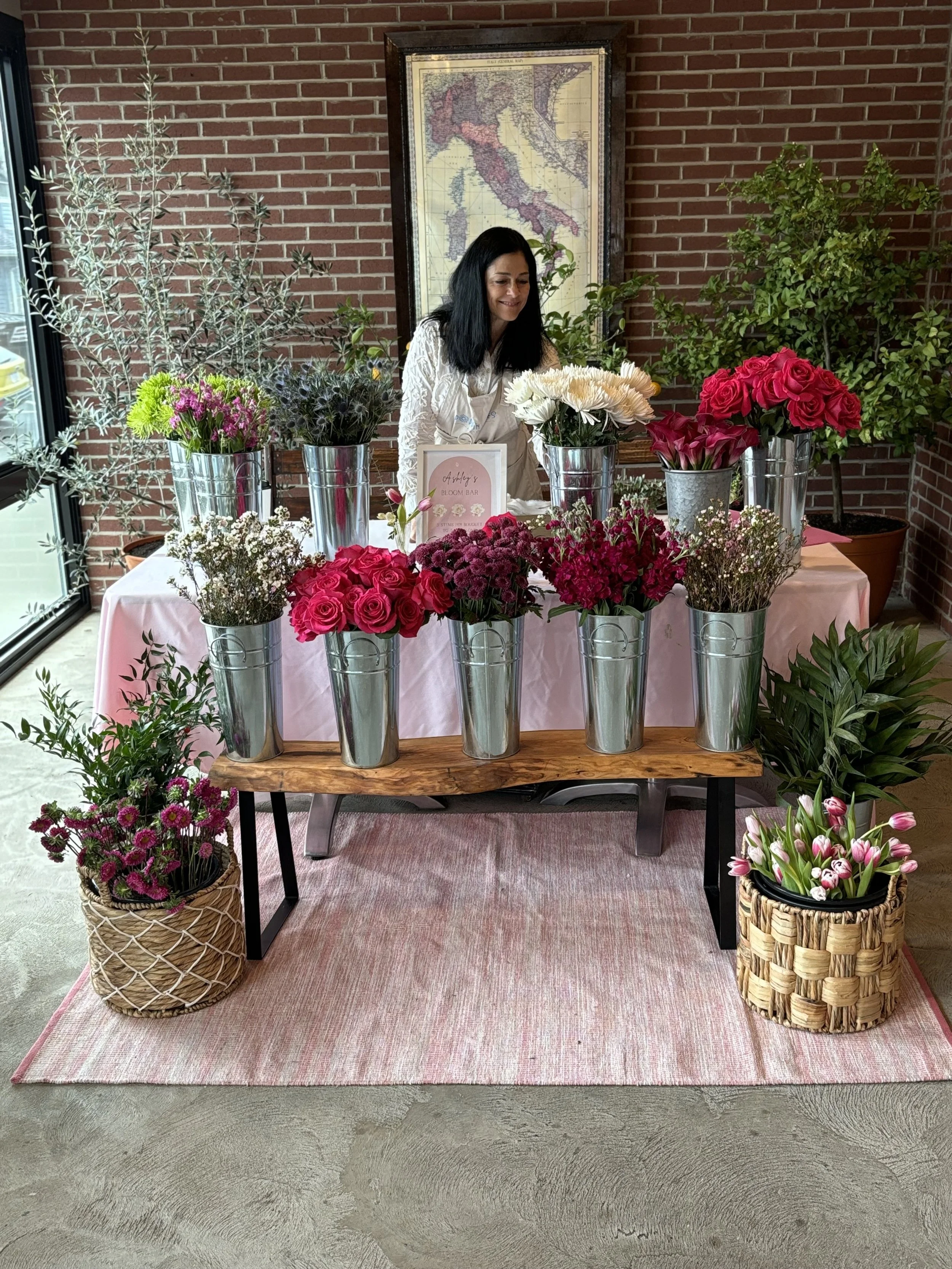 Minimalist Bloom Bar