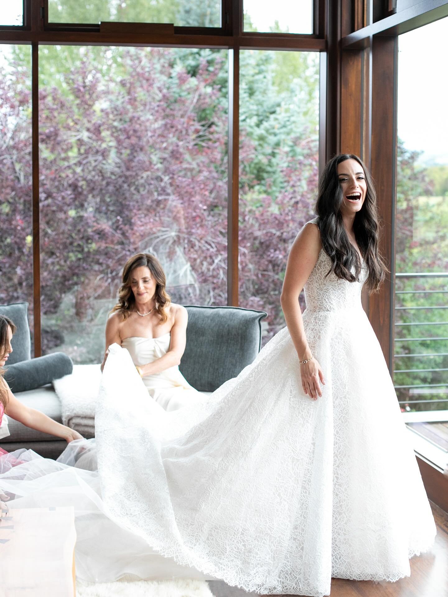 Getting ready with Samara 🤍 #weddingphotographer #jacksonhole #jacksonwyomingphotographer #candidmoments #gettingready #bride