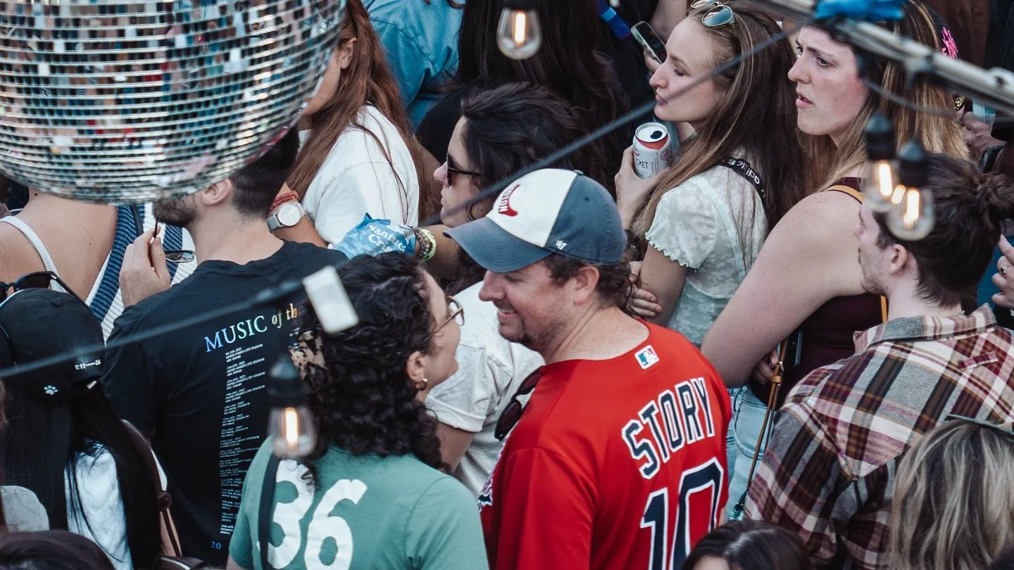 Sox vs. Yanks ALL WEEKEND LONG‼️Cold brews, game-day bites, and all the rivalry energy you need pre first pitch.🍻⚾

📅 9/12: 7:10pm | 9/13: 4:10pm | 9/14: 7:10pm Sound on inside, drinks flowing, vibes high.

Who&rsquo;s ready to yell Yankees suck wi