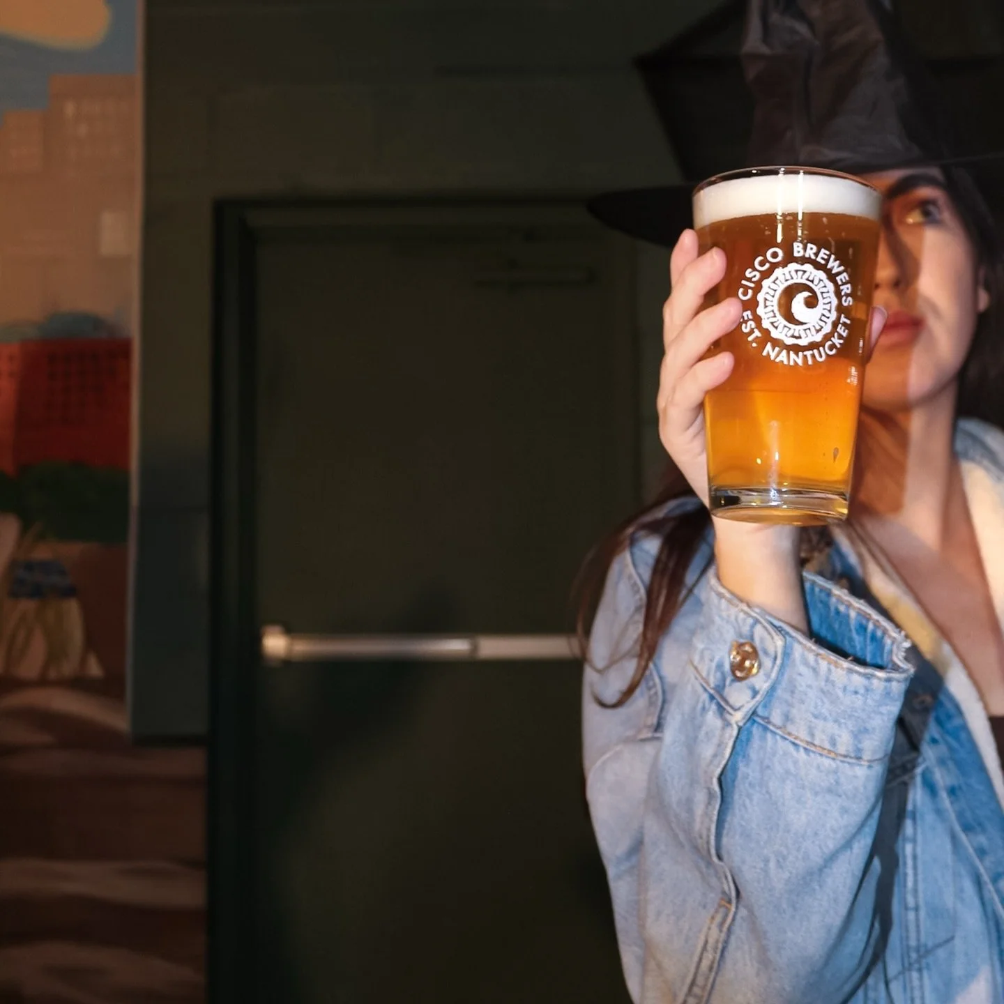 Eye know you want a cold one - come sip on our Freaky Tiki drink specials all weekend long!😏🍻