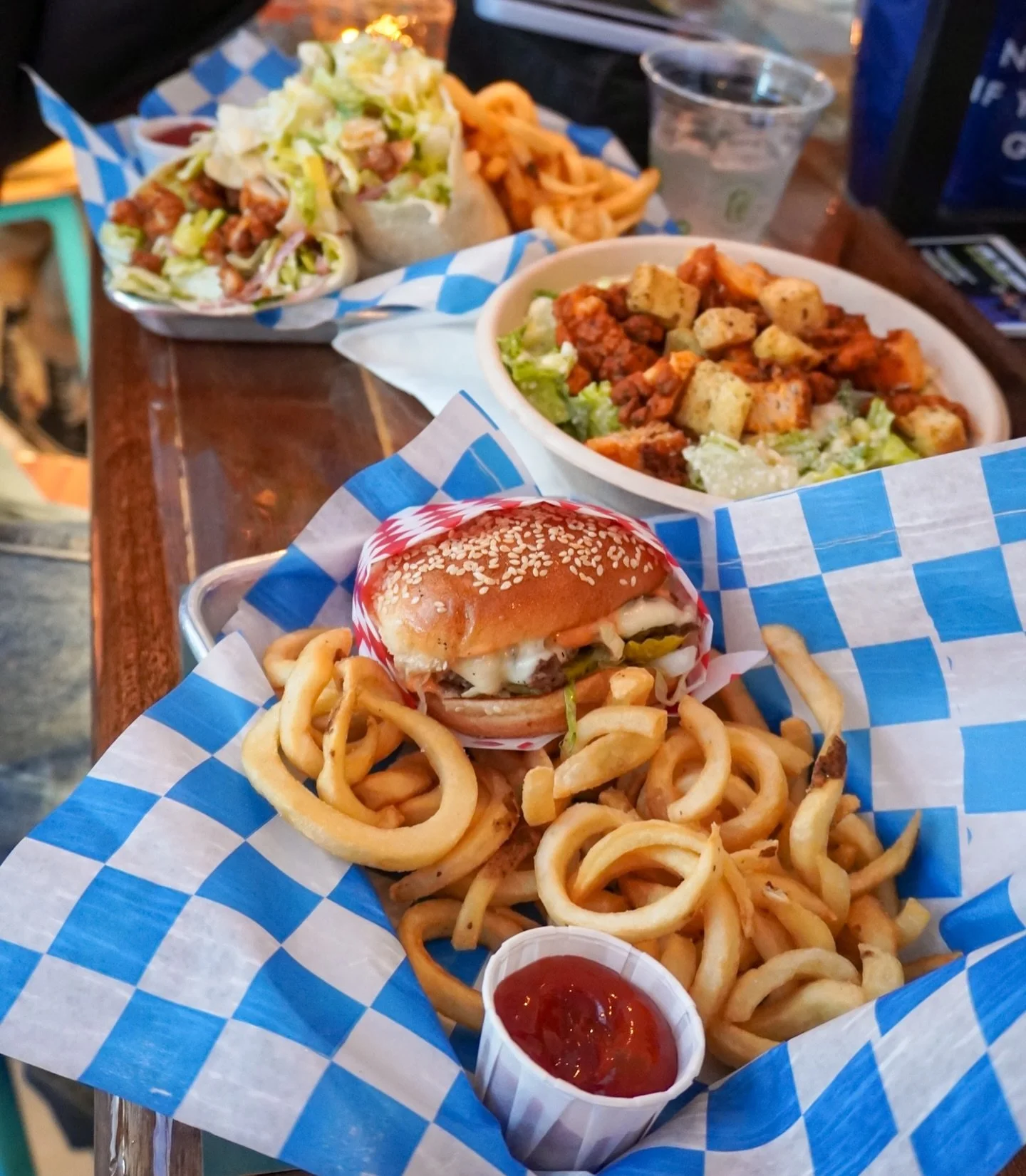 Monday night bites.🤤🤤🤤

Pro Tip: + buff chicken is always the answer.

#FenwayEats #FenwayFoodie #FenwayFood #CiscoFenway