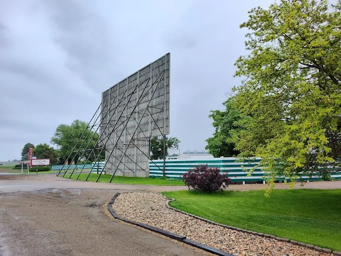 parma motor-vu theatre screen from behind