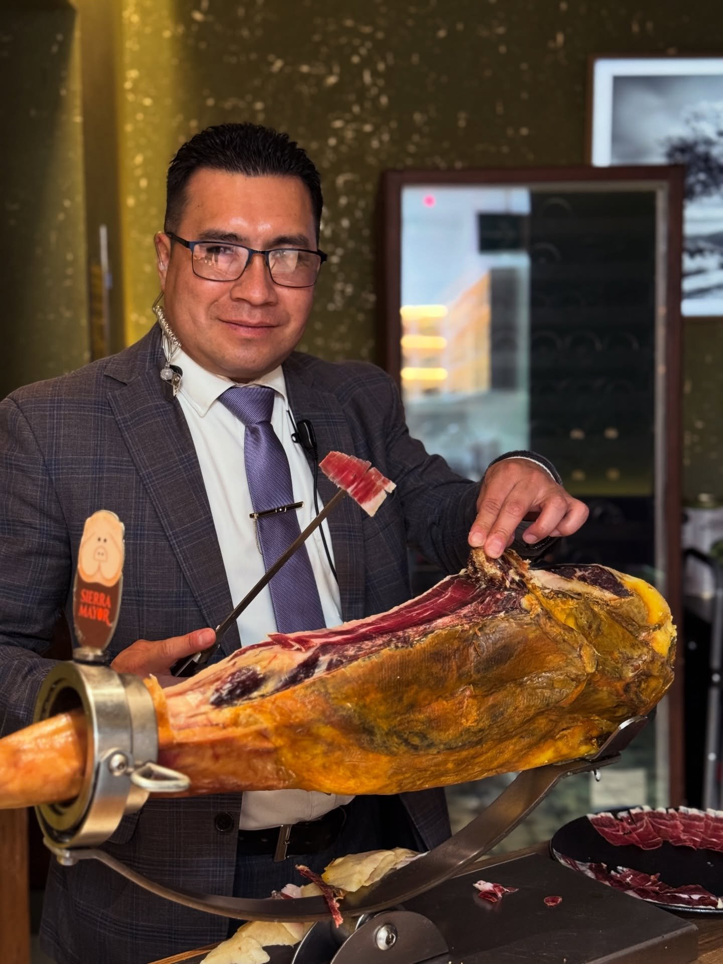 Las postales de un gran fin de semana en El Trujal: nuestro equipo en acci&oacute;n, la cocina a todo ritmo, la m&uacute;sica fluyendo y mesas llenas de gente disfrutando.
As&iacute; se viven los d&iacute;as entre olivos: buena comida, buen ambiente 