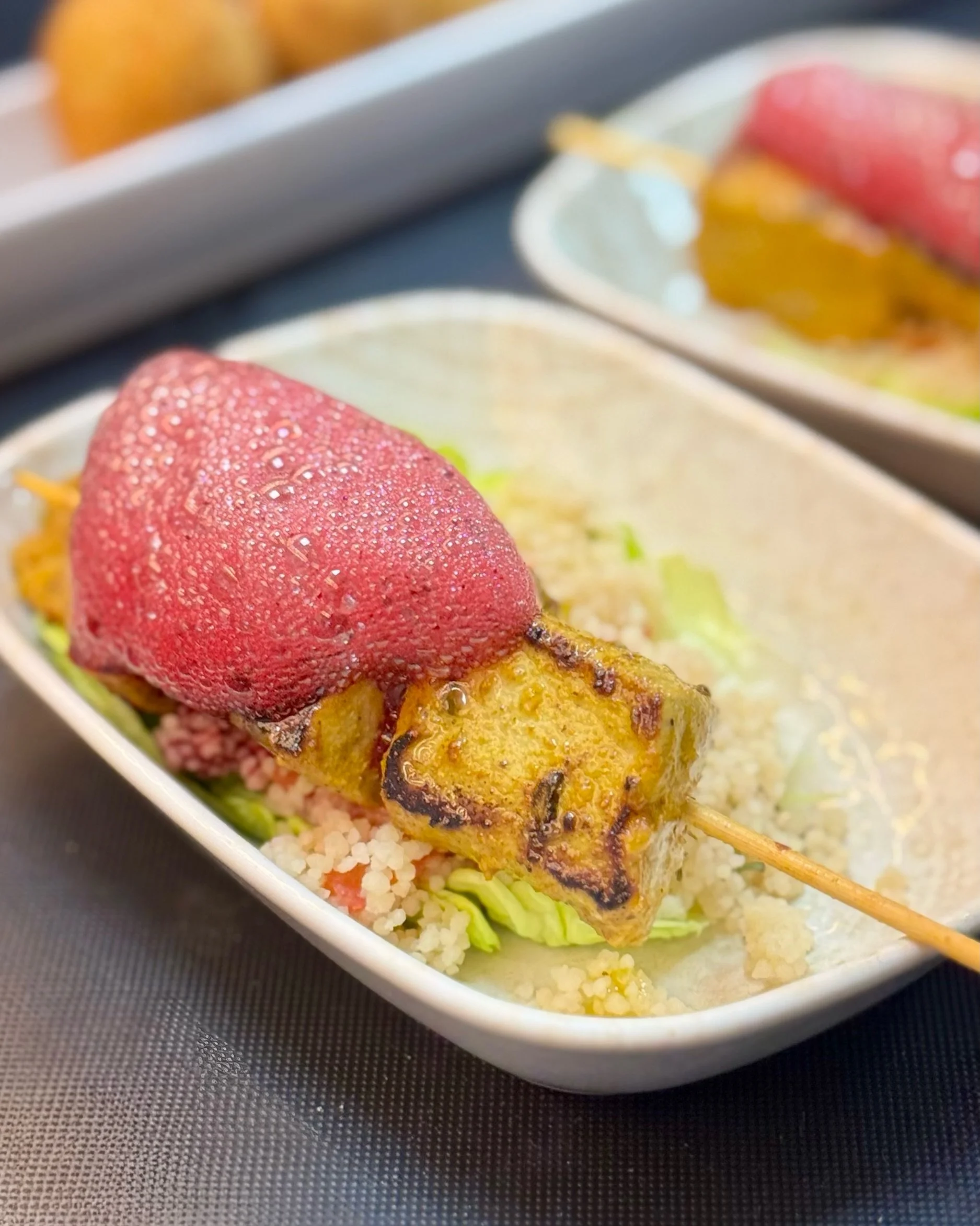 ⚽️ Entre gol y gol, d&eacute;jate conquistar por los sabores de nuestra cocina.

Tapas, arroces, ib&eacute;ricos, mariscos y mucho m&aacute;s te esperan en nuestra mesa para acompa&ntilde;ar cada partido como se debe: con buena comida, una copa en la